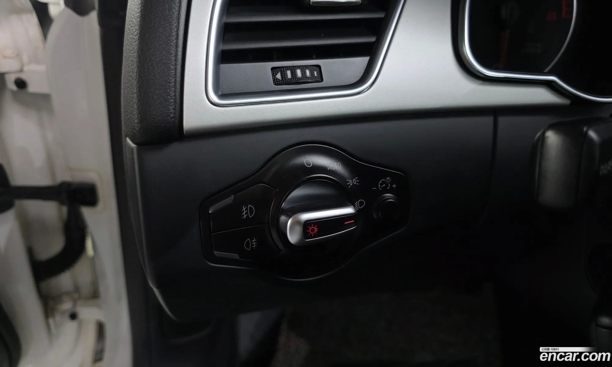 Audi A5 2010 WAUZZZ8T111111111 — 2