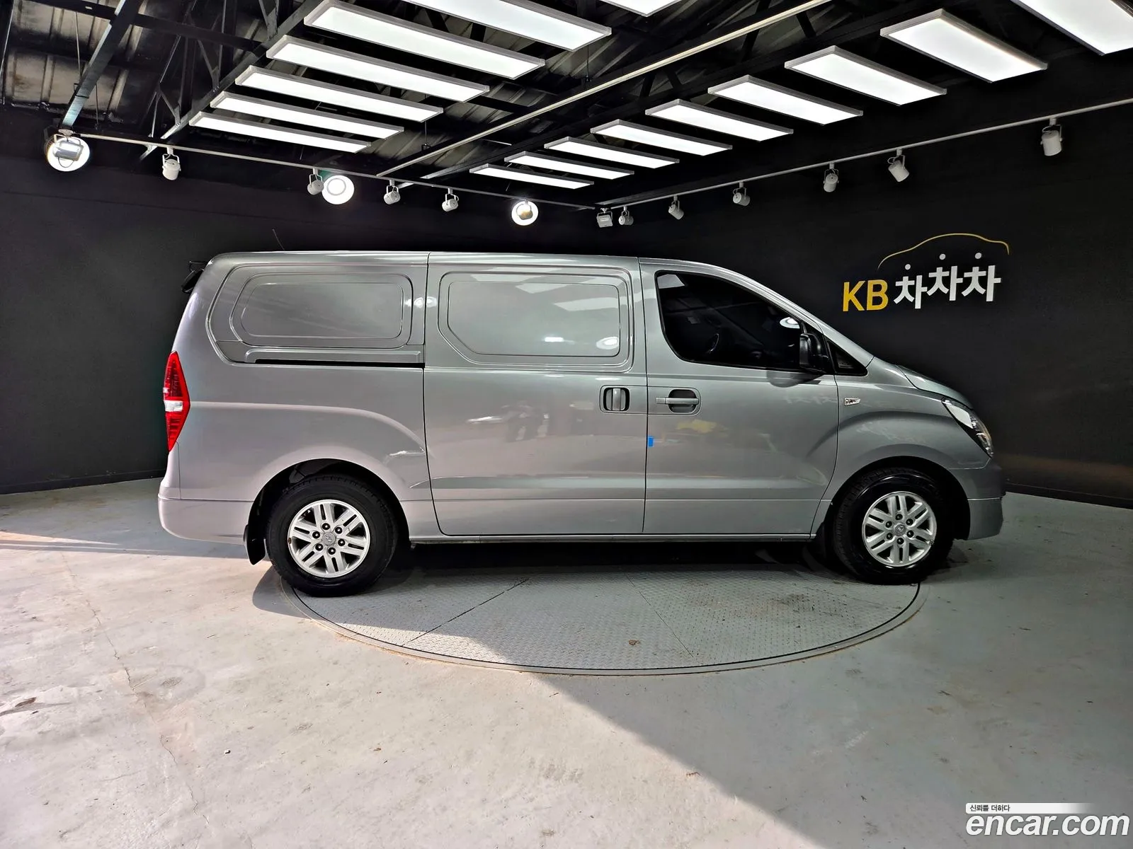 Hyundai Grand Starex 2016 — 16