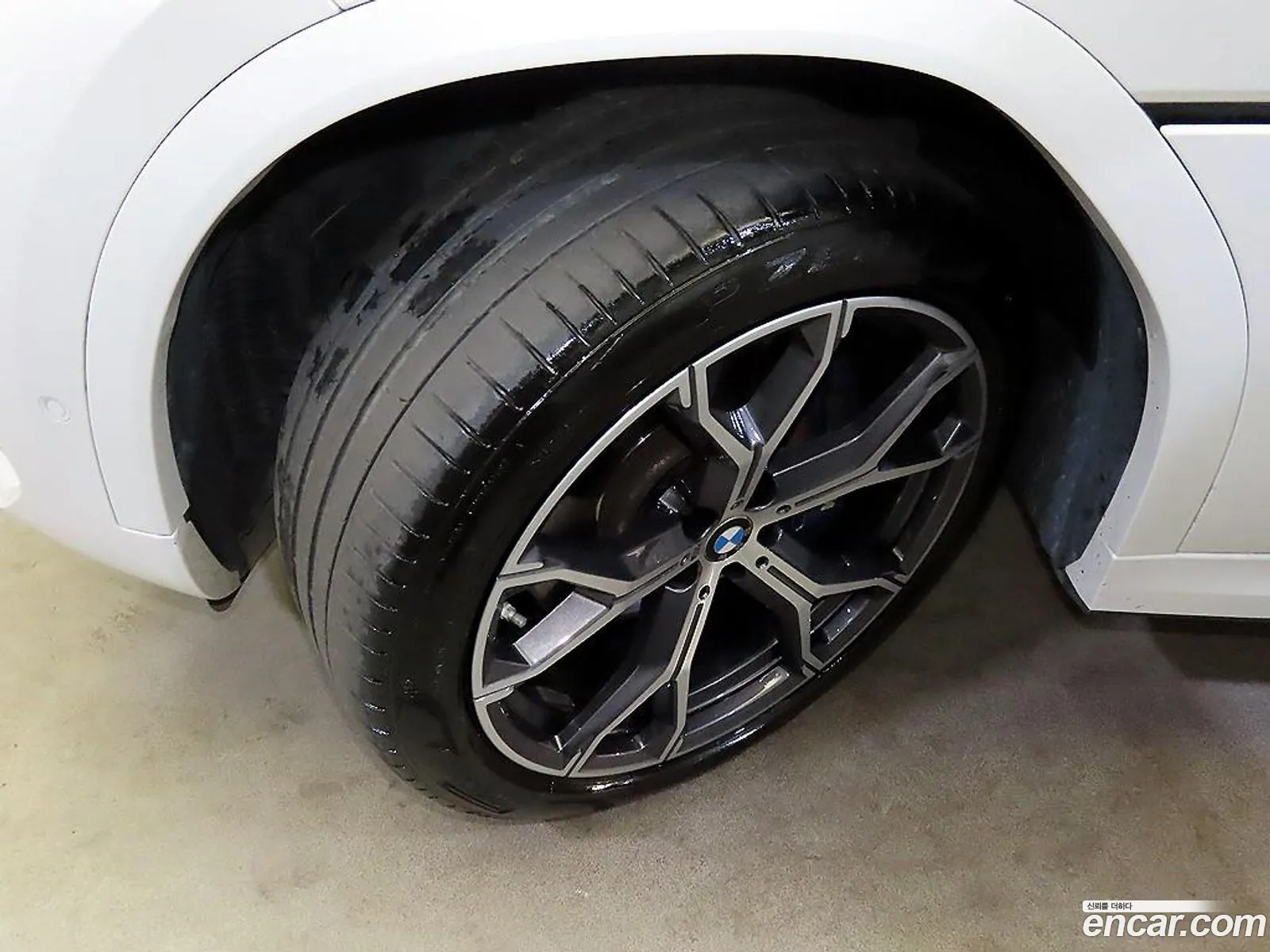 BMW X6 2021 — 18