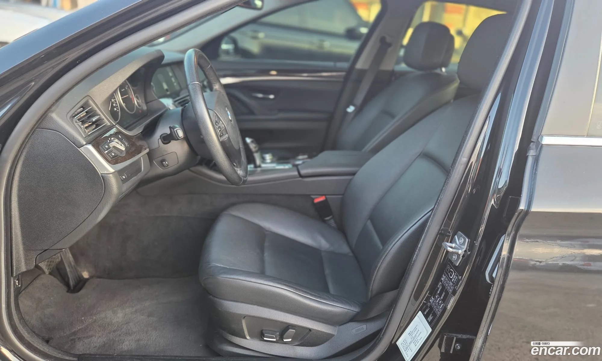 BMW 5 Series 2010 — 13
