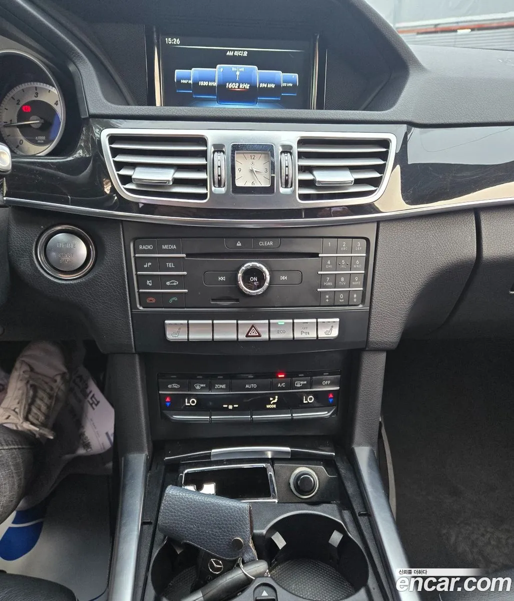 Mercedes-Benz E-Class W212 2015 — 12
