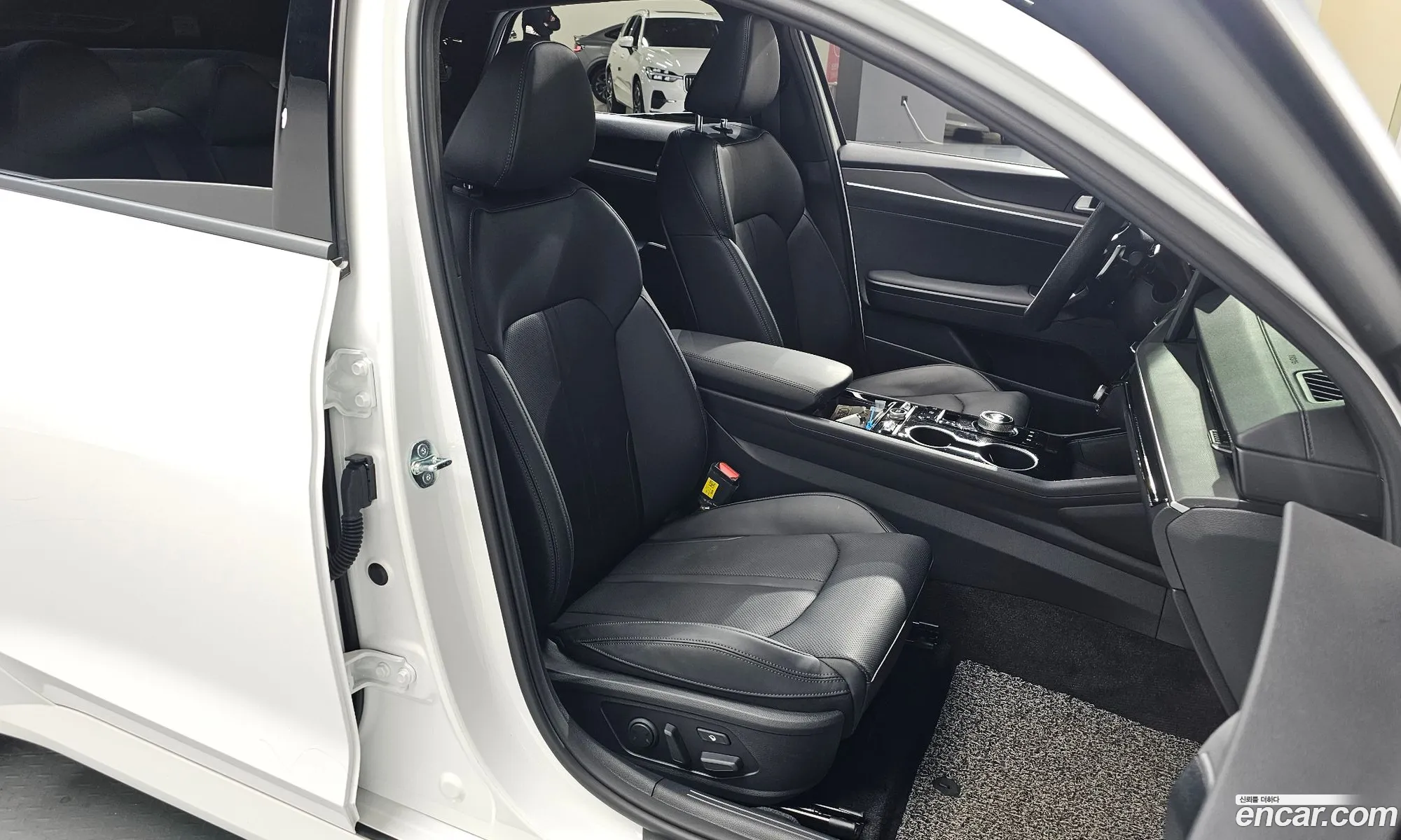Kia K5 Hybrid 2025 — 20