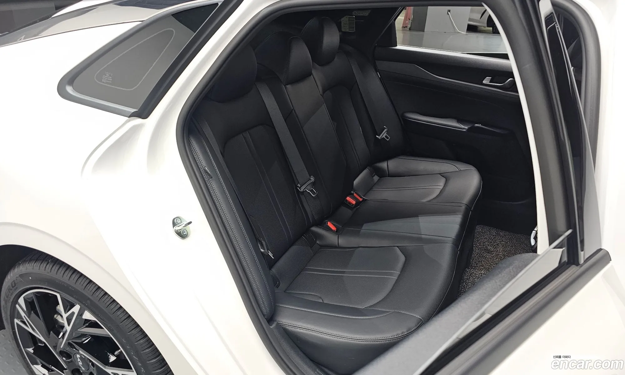 Kia K5 Hybrid 2025 — 15