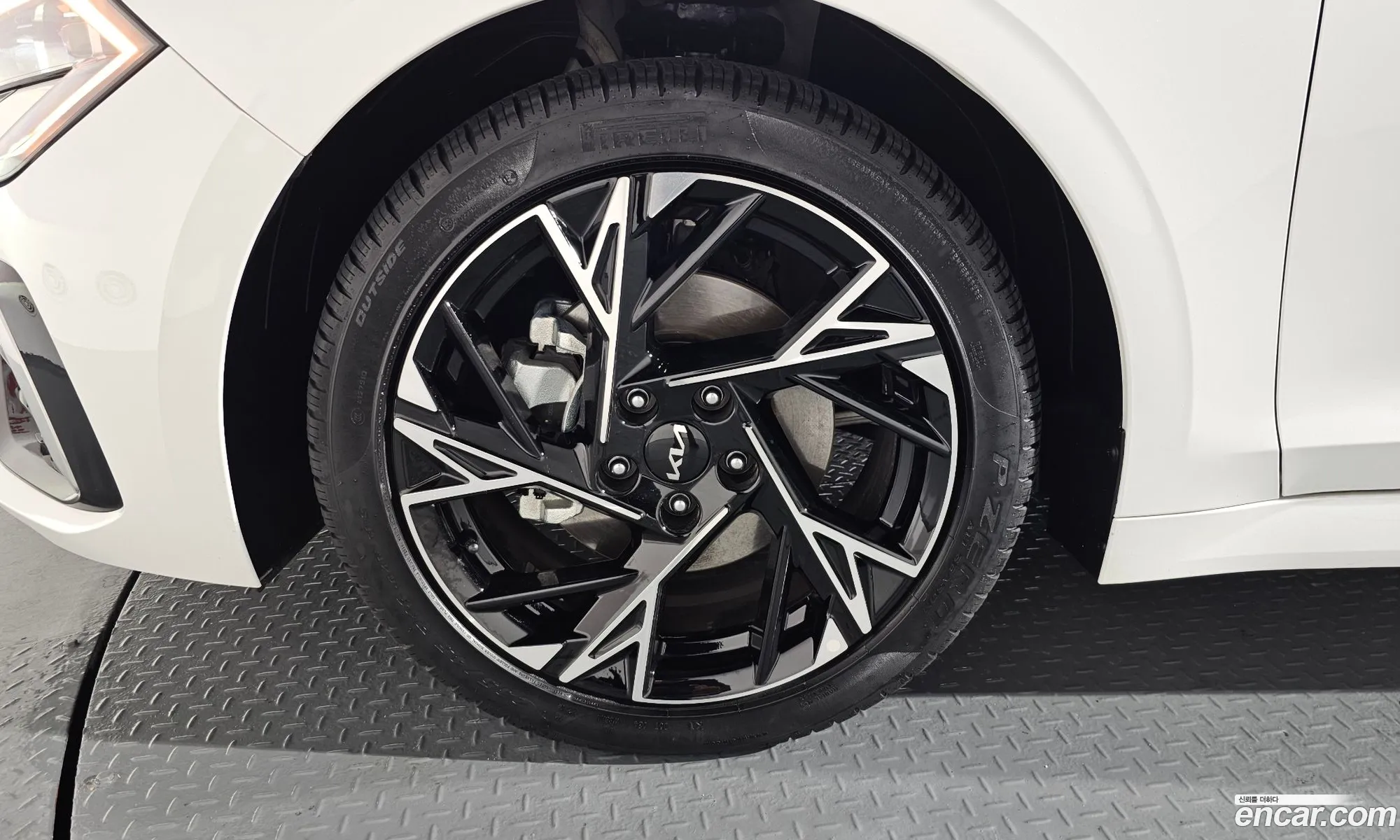 Kia K5 Hybrid 2025 — 2