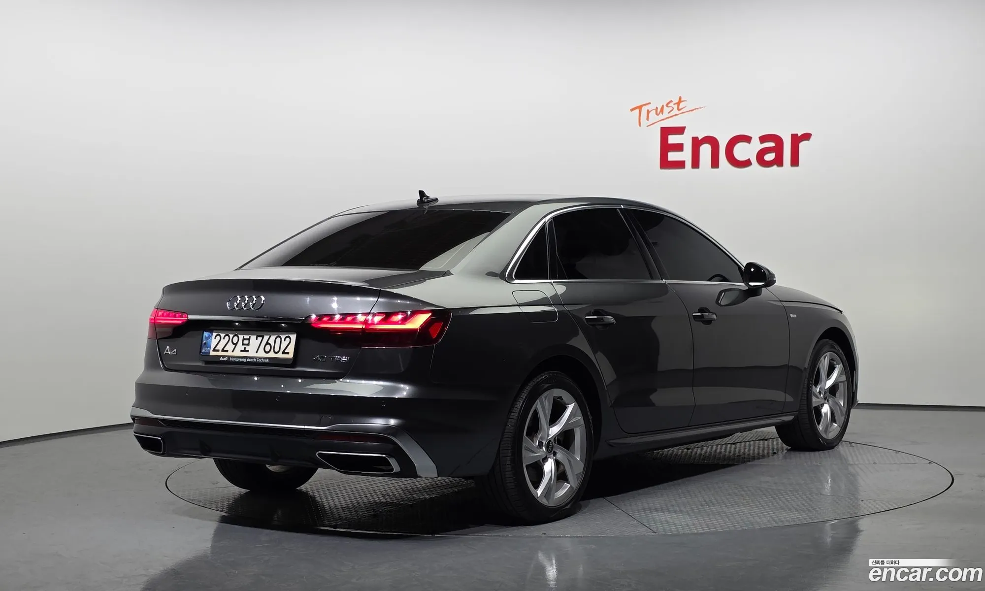 Audi A4 2021 WAUZZZF49MN013895 — 10