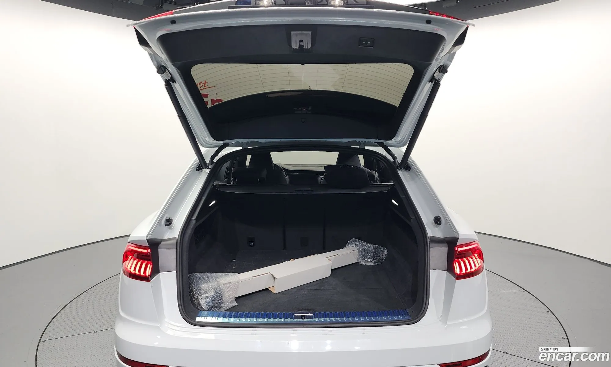 Audi Q8 2023 WAUZZZF1XPD034951 — 3