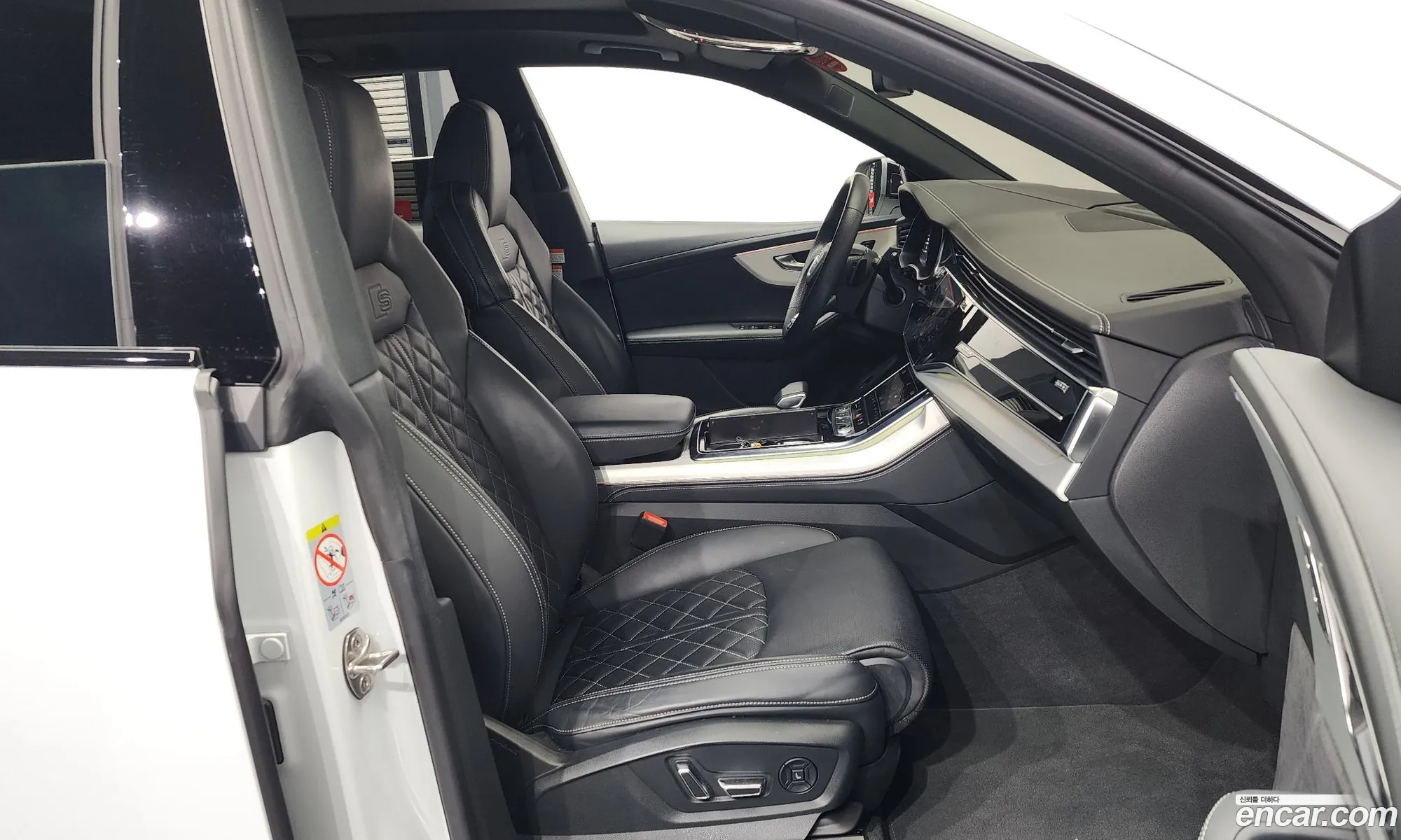 Audi Q8 2023 WAUZZZF1XPD034951 — 7