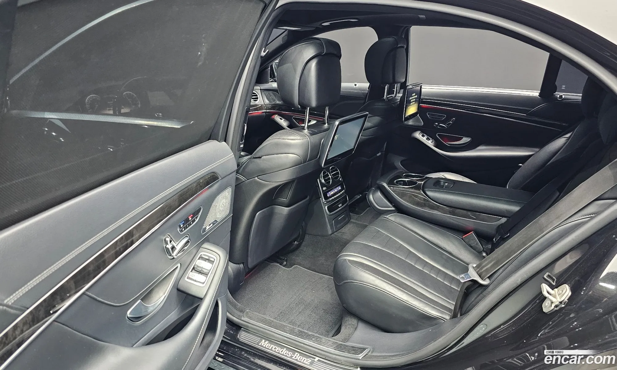 Mercedes-Benz S-Class W222 2014 WDDUG8FB0EA041630 — 2