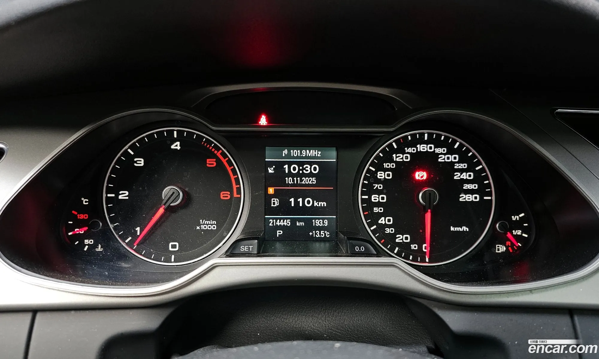Audi A4 2015 WAUZZZ8K2FN005443 — 3