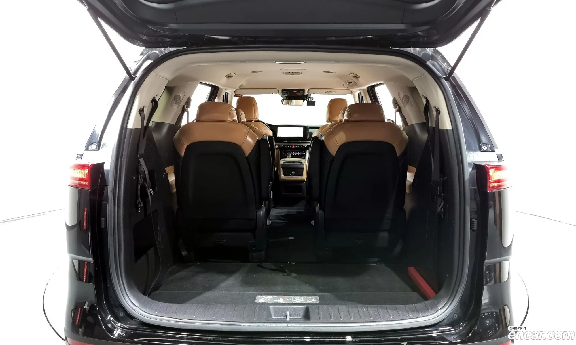 Kia Carnival 2023 — 7