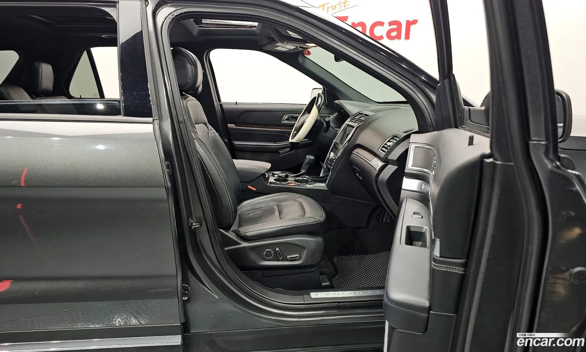 Ford Explorer 2017 1FM5K8FH2HGC12067 — 7