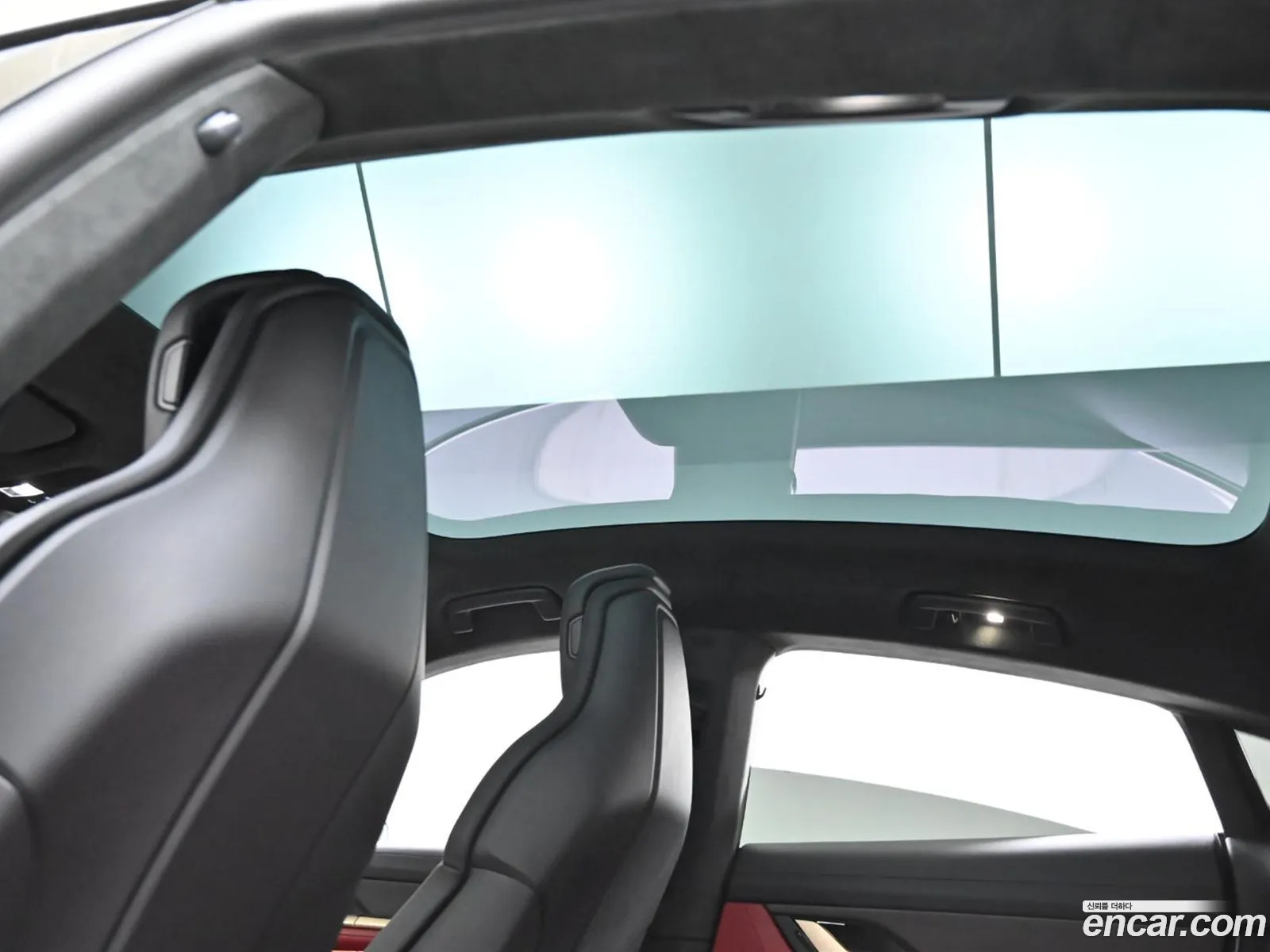 Porsche Taycan 2025 — 16
