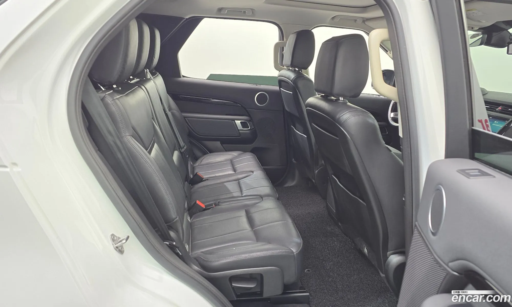 Land Rover Discovery 5 2019 — 3