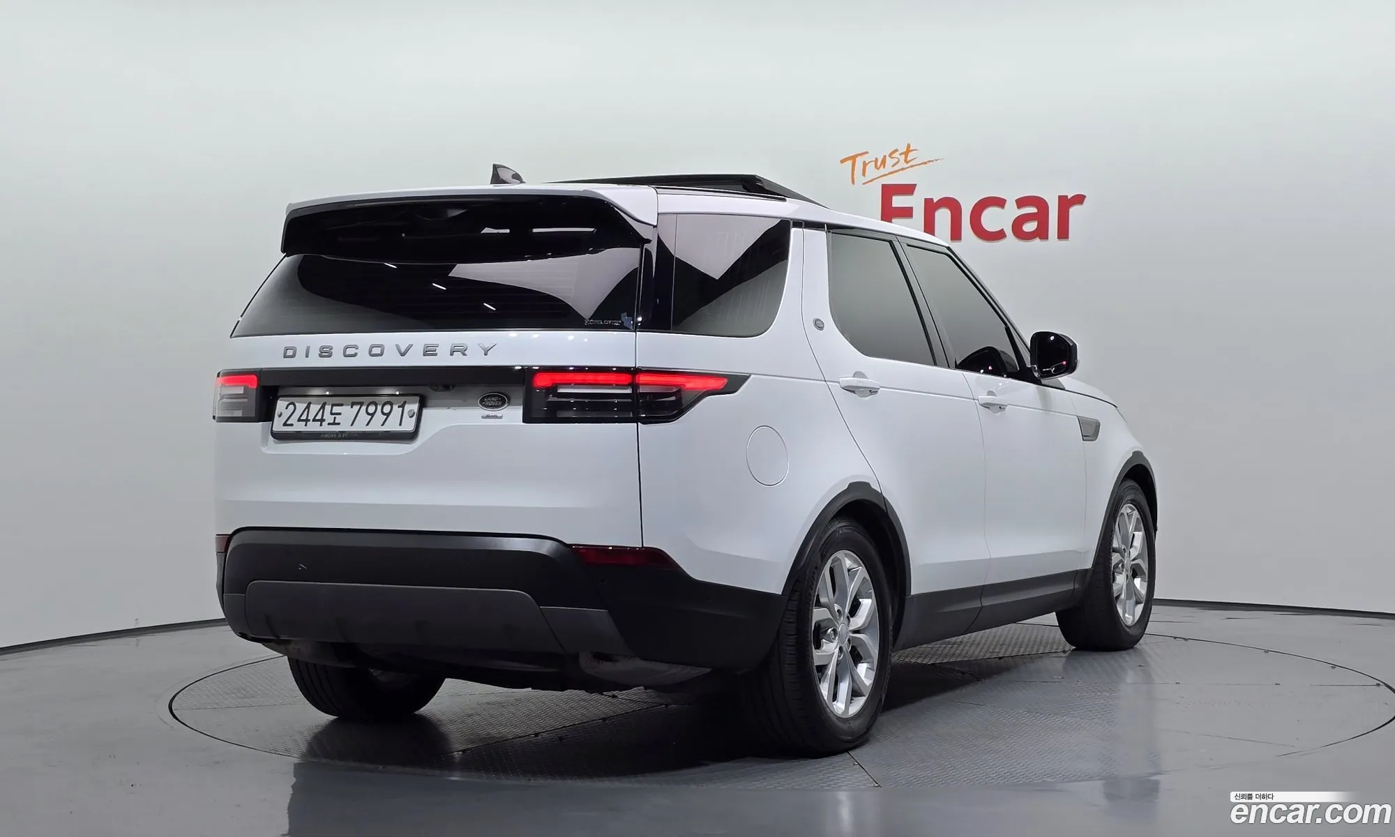 Land Rover Discovery 5 2019 — 17