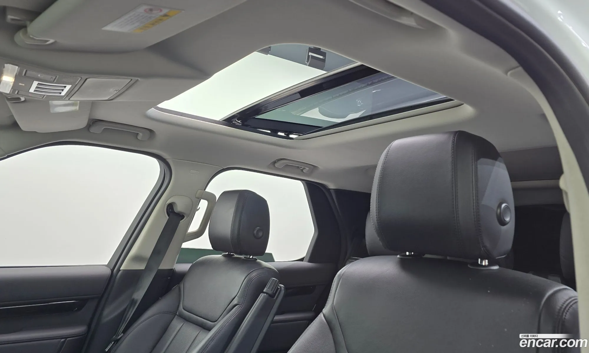 Land Rover Discovery 5 2019 — 19