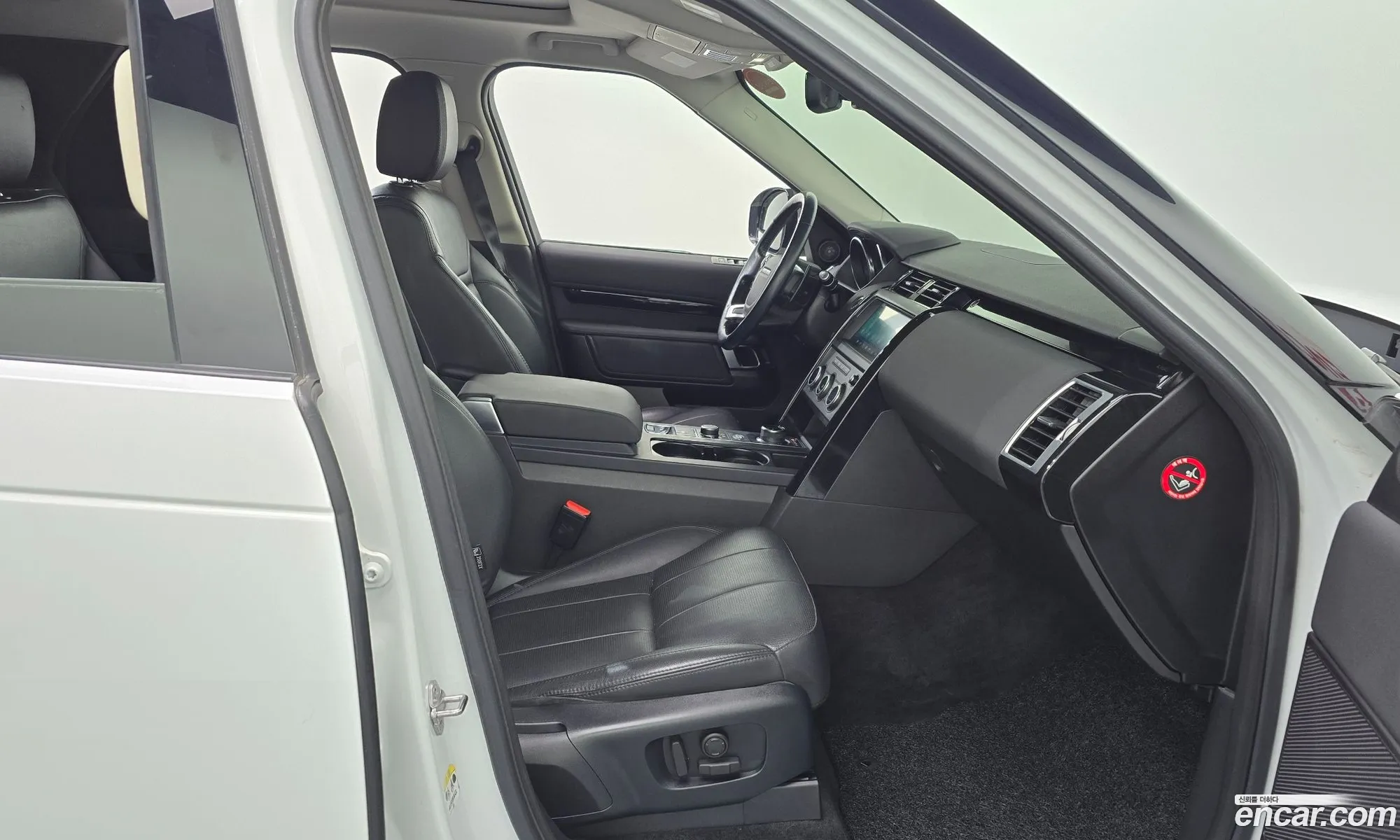 Land Rover Discovery 5 2019 — 5