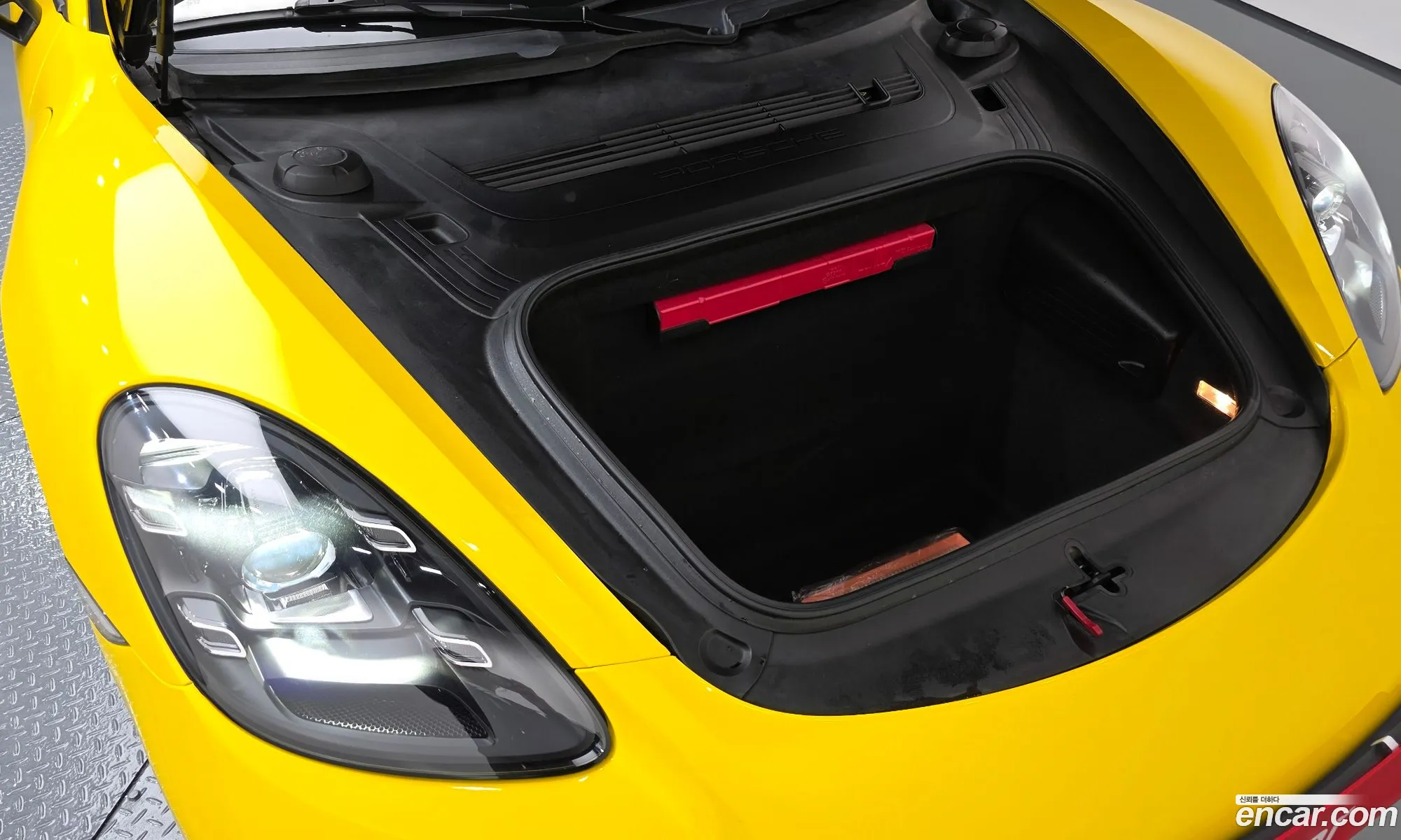 Porsche 718 Boxster 2016 WP0CA2980HS220317 — 17