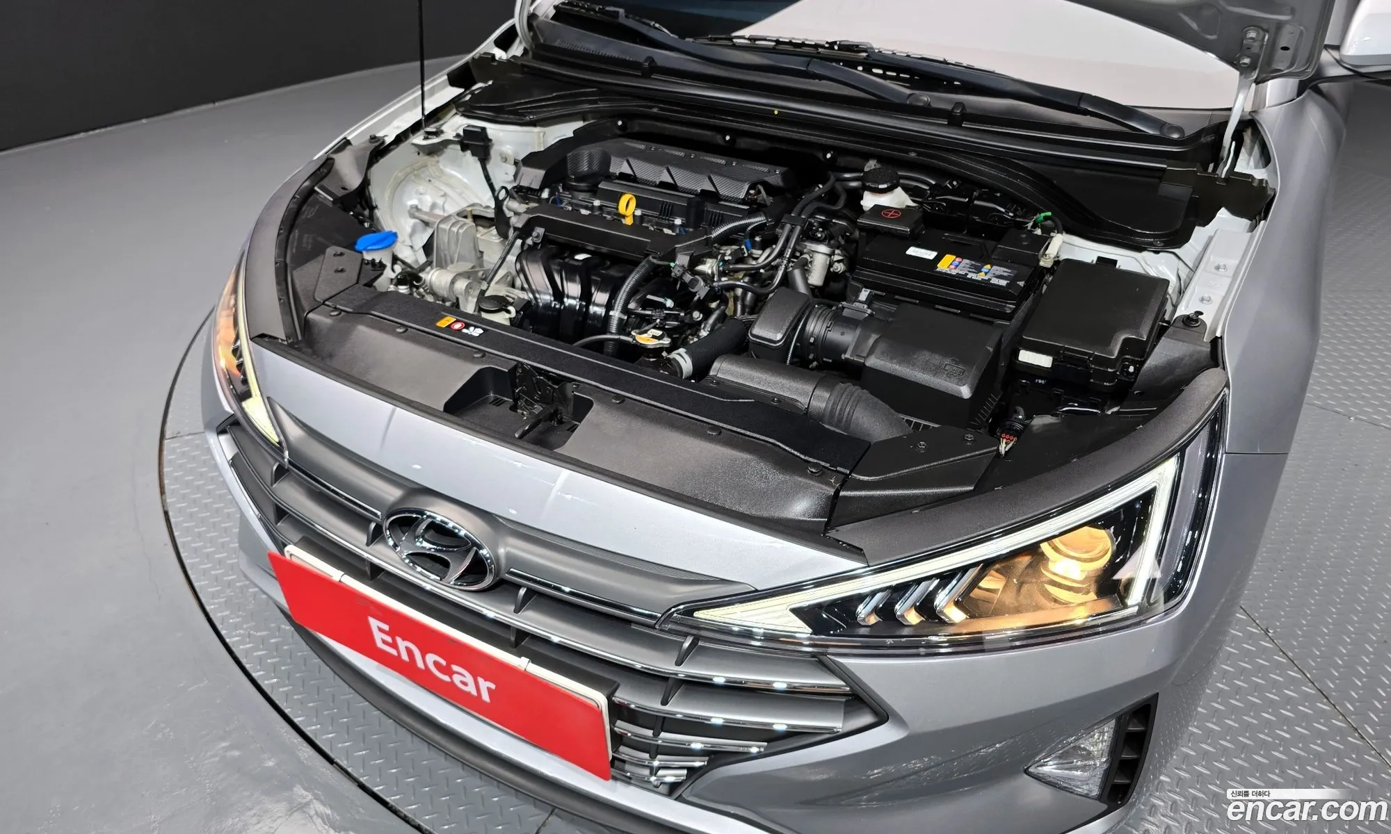 Hyundai Elantra AD 2020 — 12