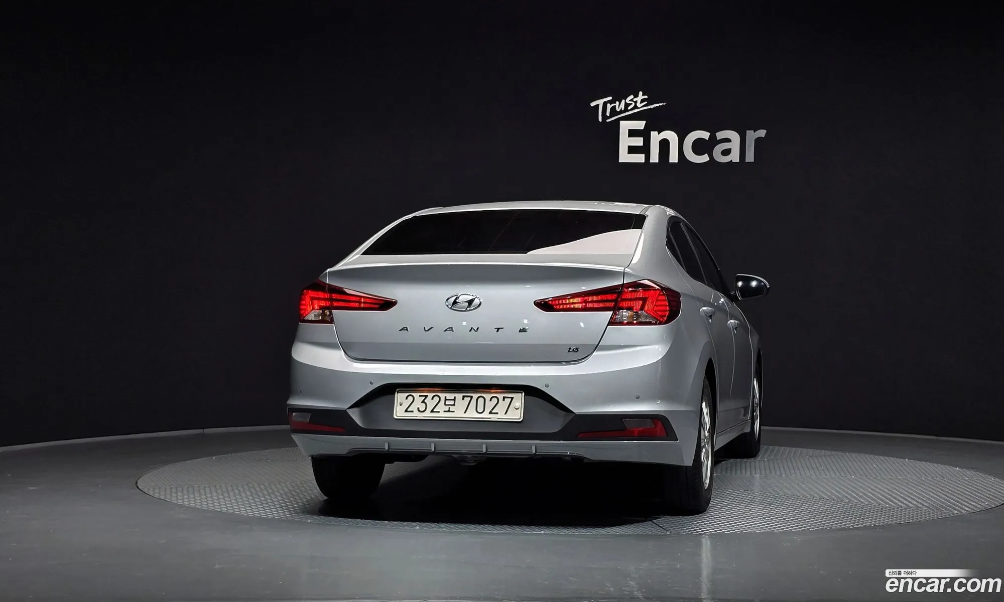 Hyundai Elantra AD 2020 — 10