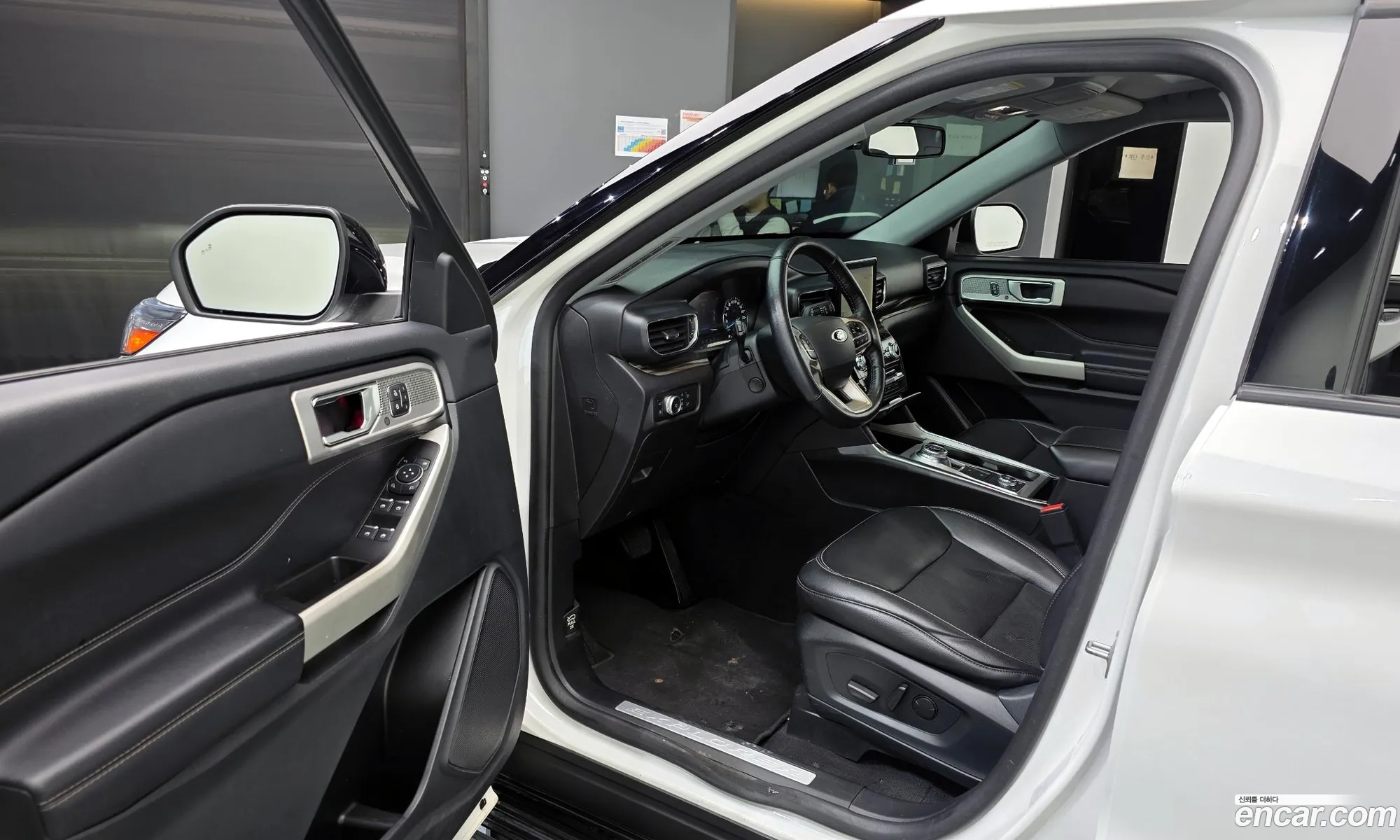 Ford Explorer 6th Gen 2022 1FM5K8FW4NNA00440 — 18