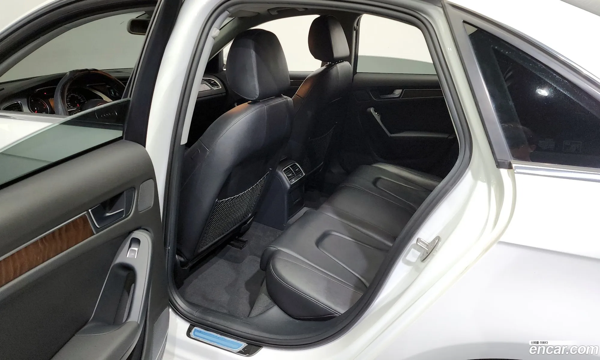Audi A4 2015 WAUZZZ8K3GN004173 — 9
