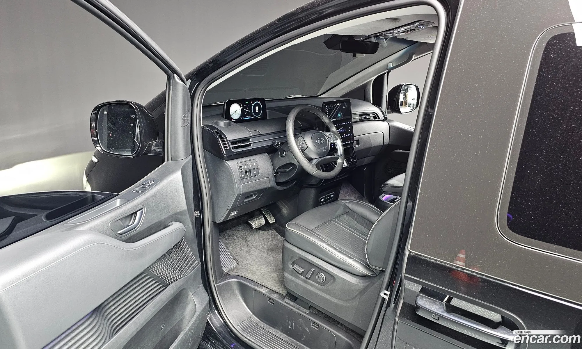 Hyundai Staria 2022 — 3