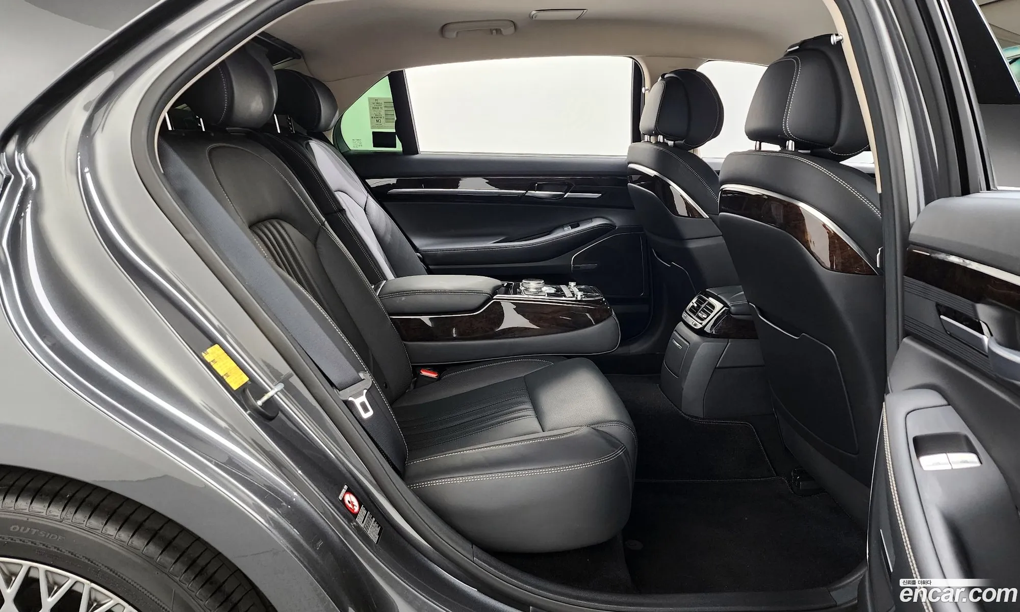 Genesis G90 2020 — 2