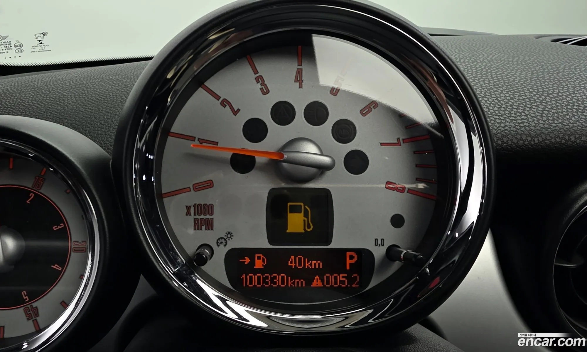 Mini Cooper Convertible 2010 WMWMR3109ATX68502 — 16