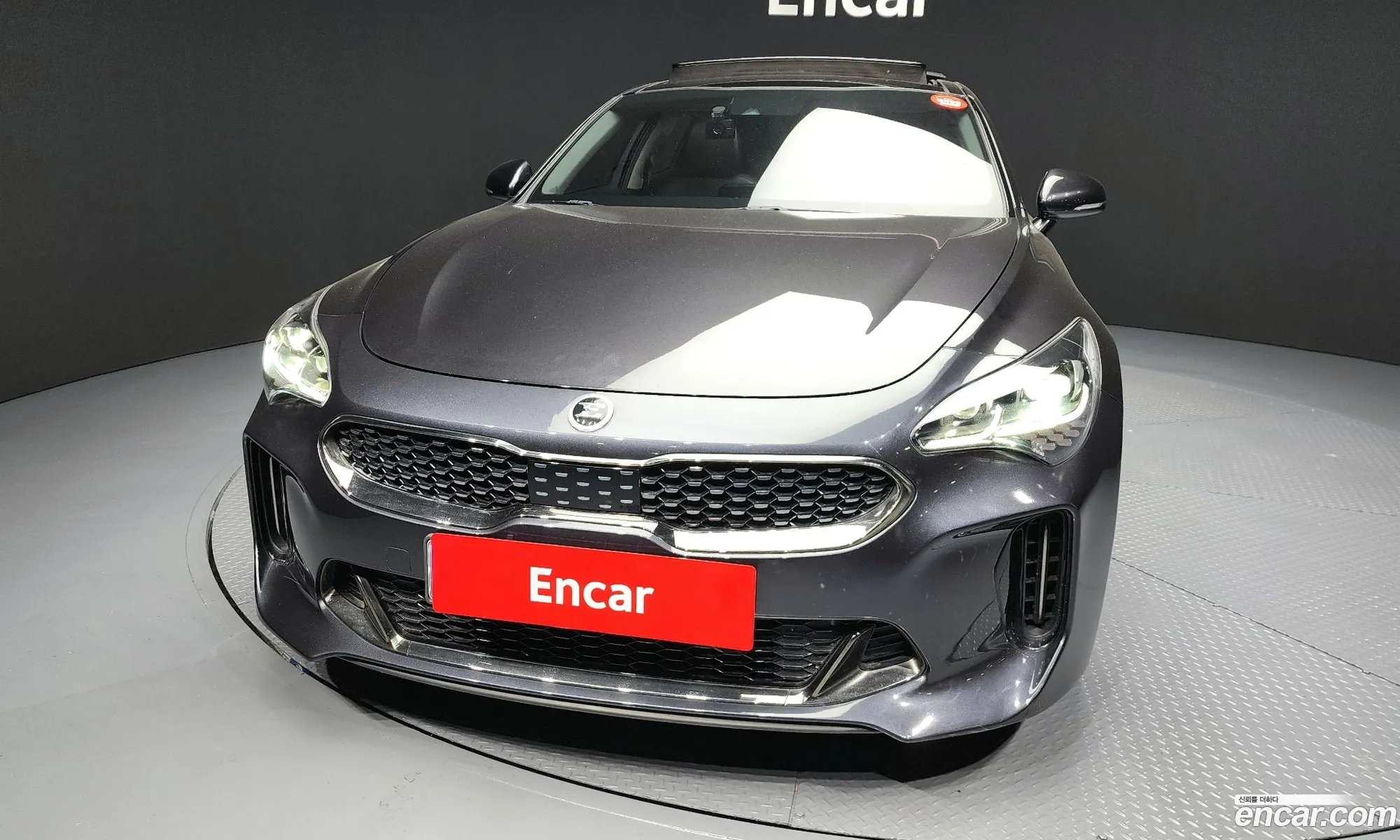 Kia Stinger 2017 — 2