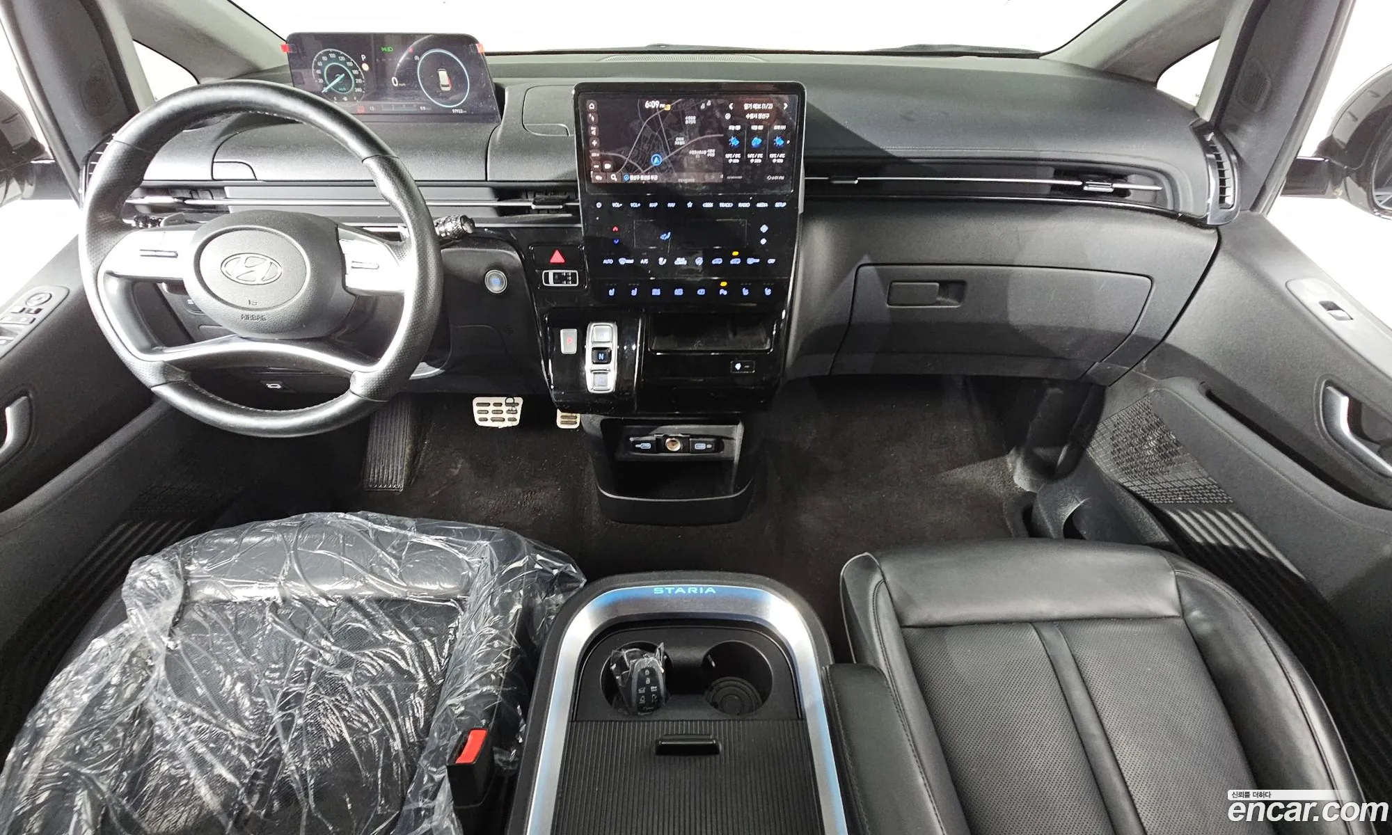 Hyundai Staria 2021 — 16