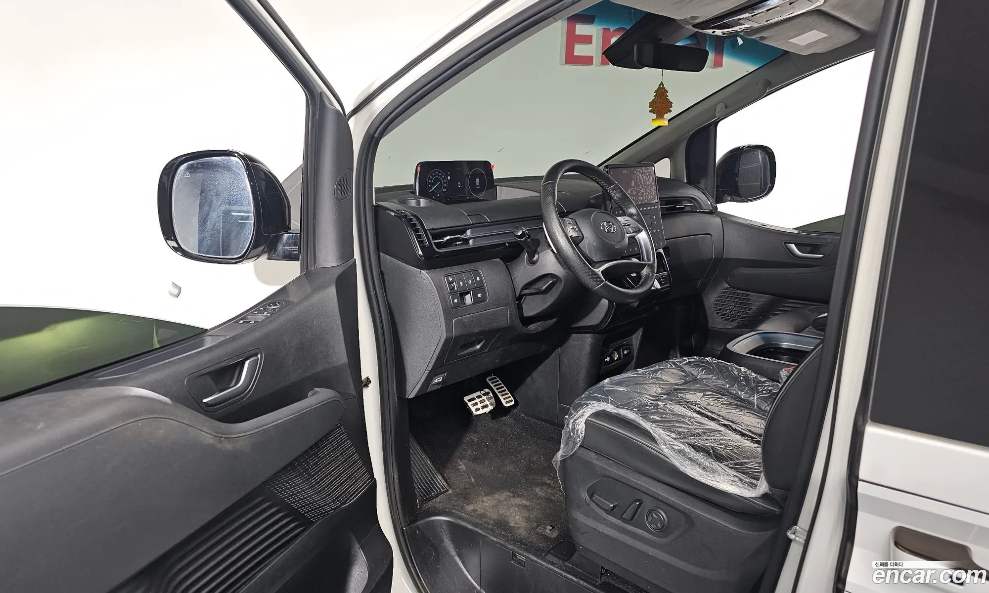 Hyundai Staria 2021 — 3