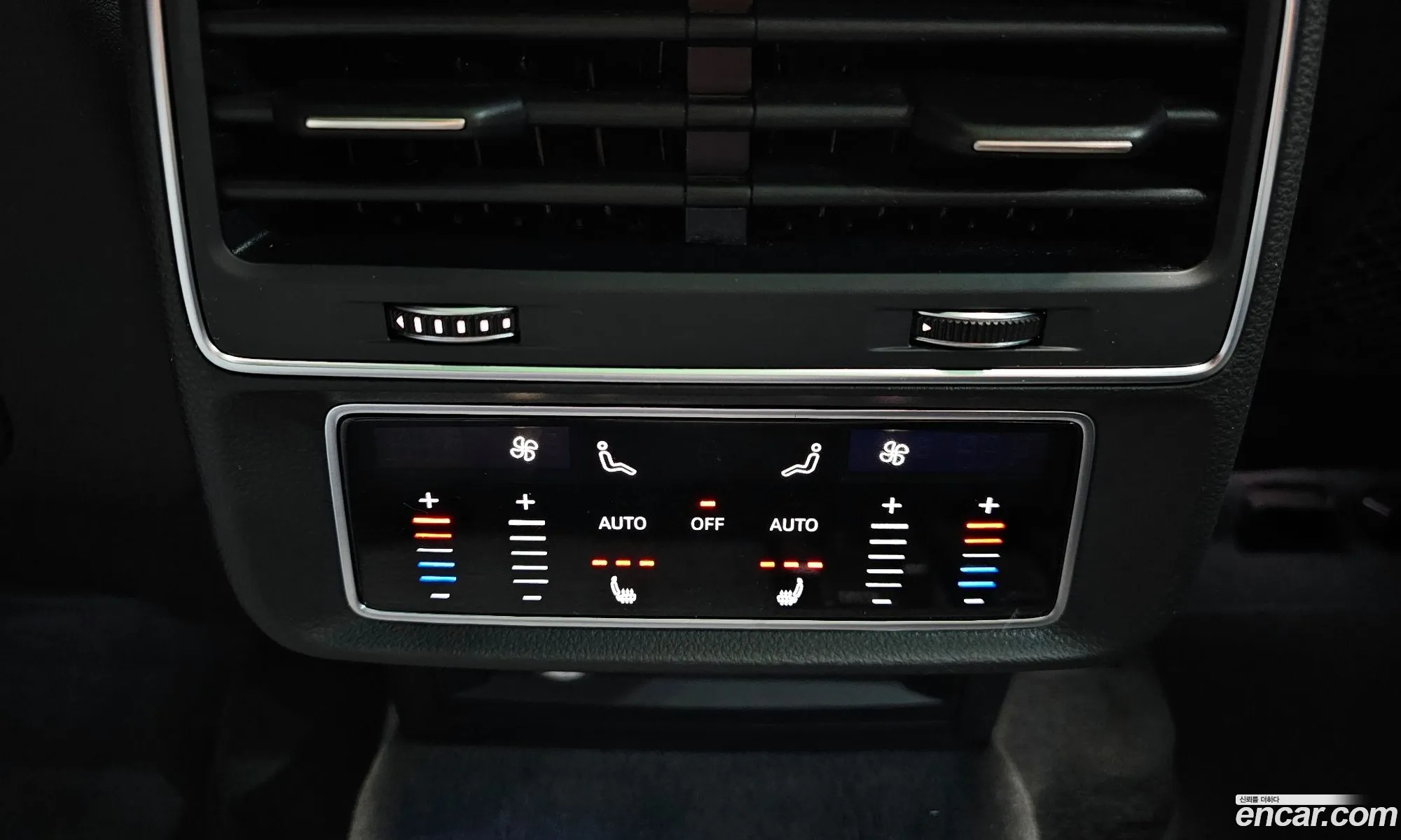 Audi Q8 2021 WAUZZZF14MD043687 — 10