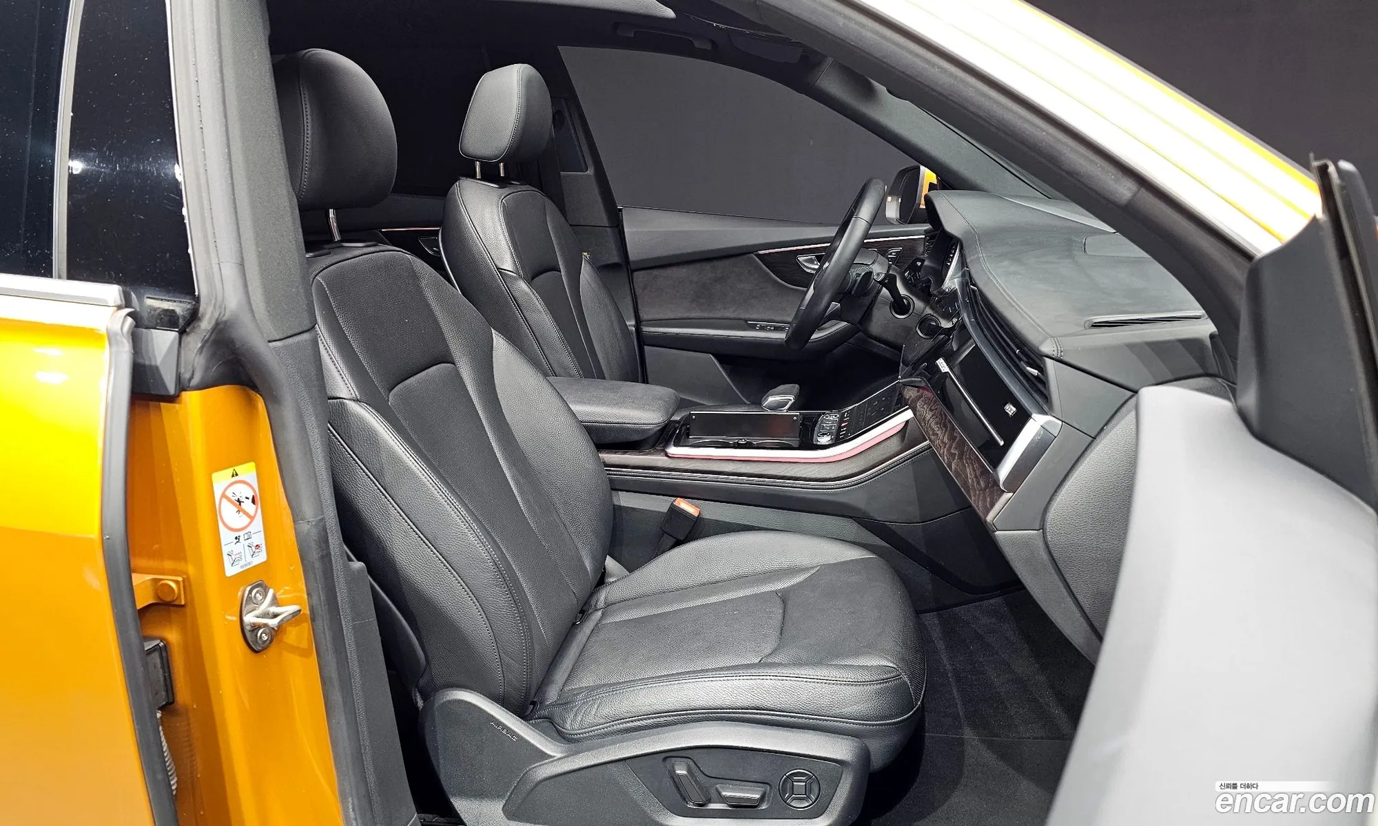 Audi Q8 2021 WAUZZZF14MD043687 — 2