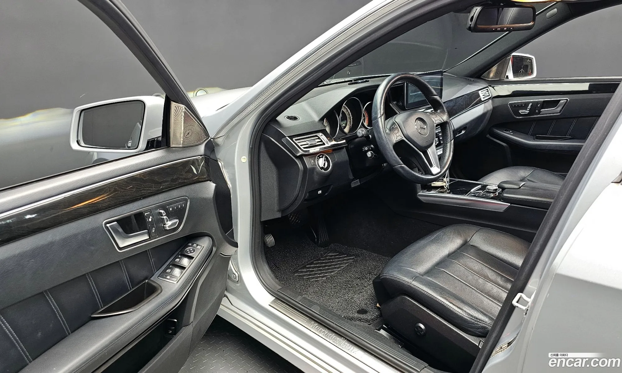 Mercedes-Benz E-Class W212 2013 WDDHF0CB7EA866168 — 11