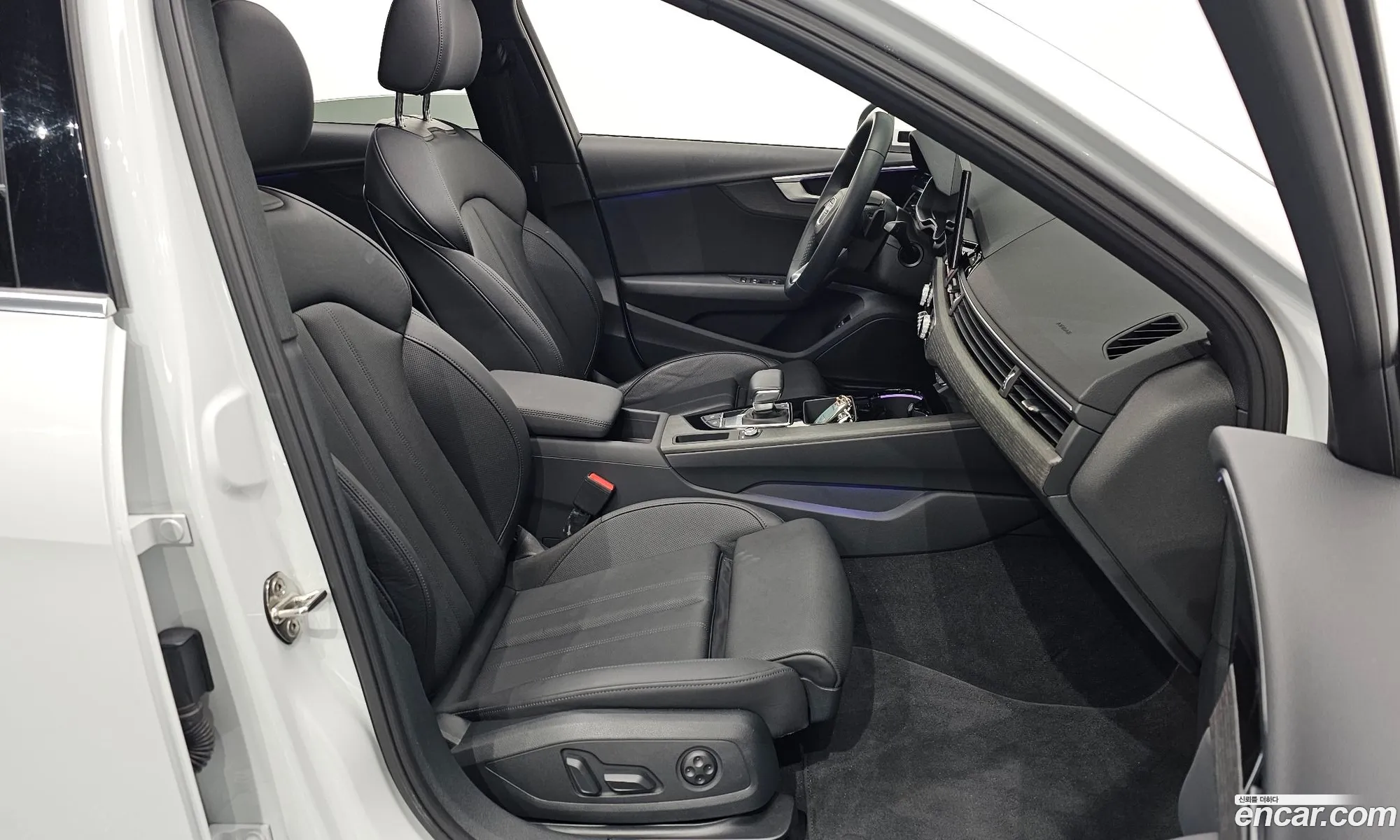 Audi A4 2023 WAUZZZF46PN013583 — 19