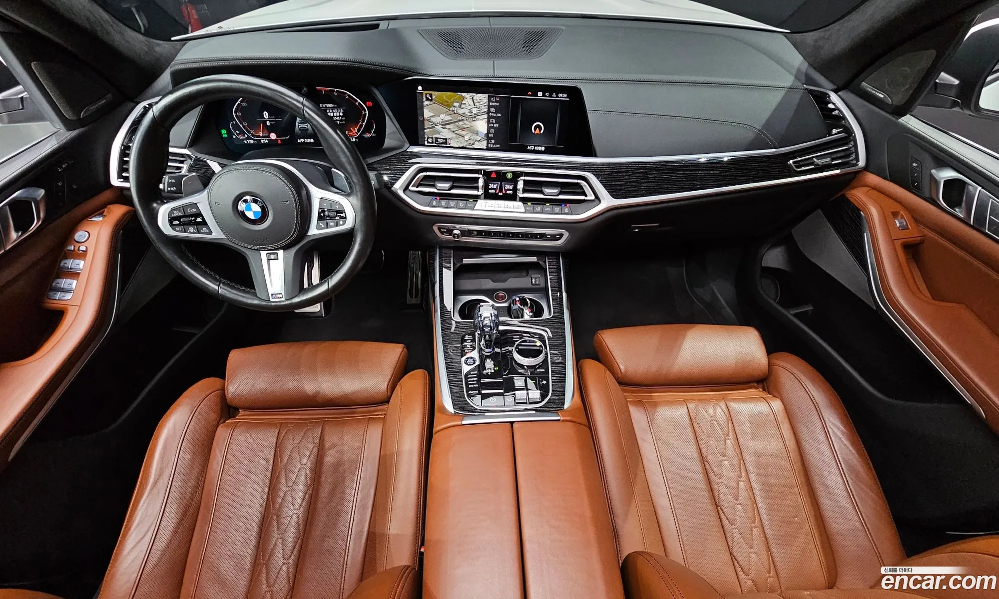 BMW X7 2022 — 7