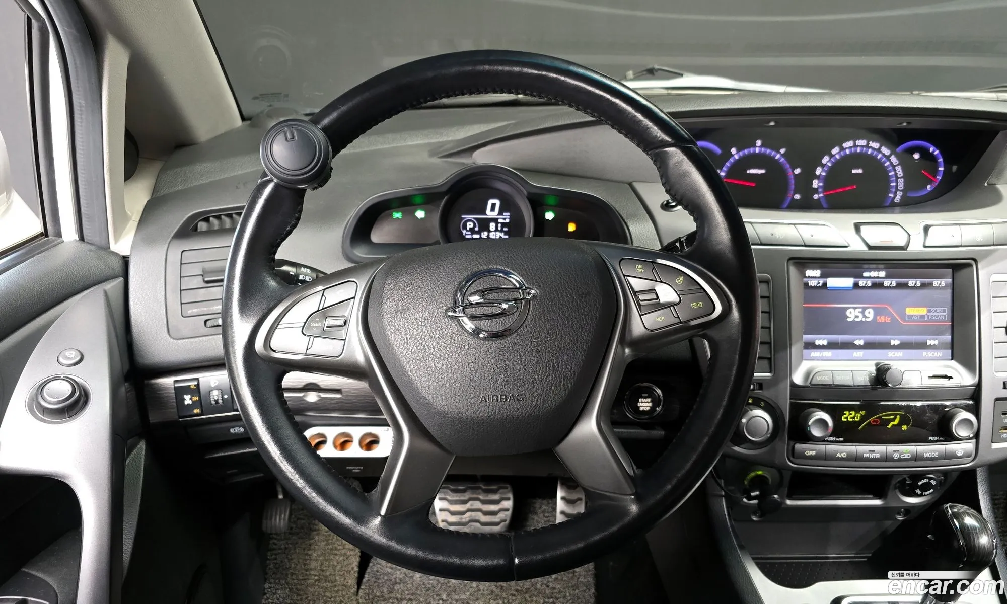 KG Mobility (SsangYong) Korando Turismo 2017 — 8