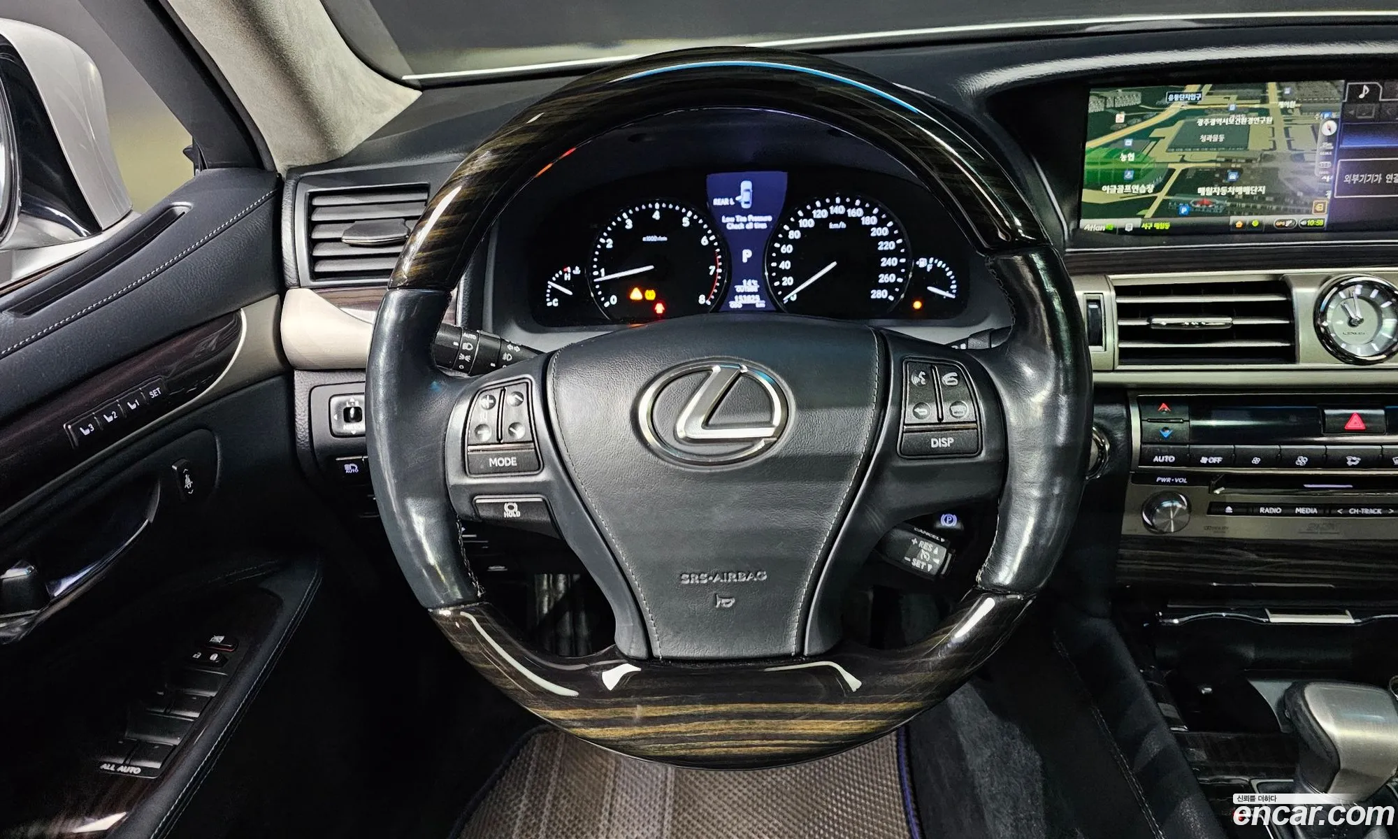 Lexus LS460 2014 — 14