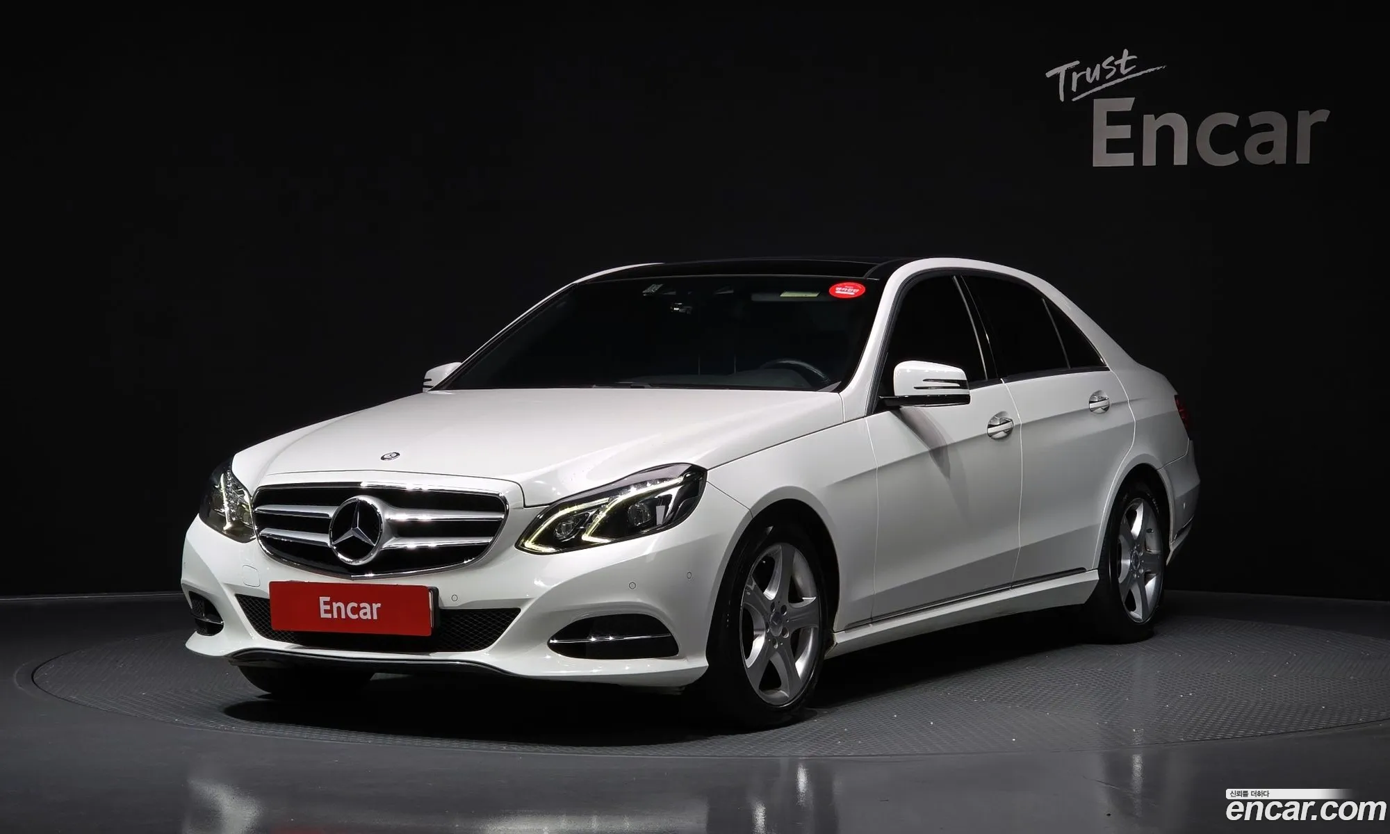 Mercedes-Benz E-Class W212 2014 WDDHF8CB7EB047203 — 4