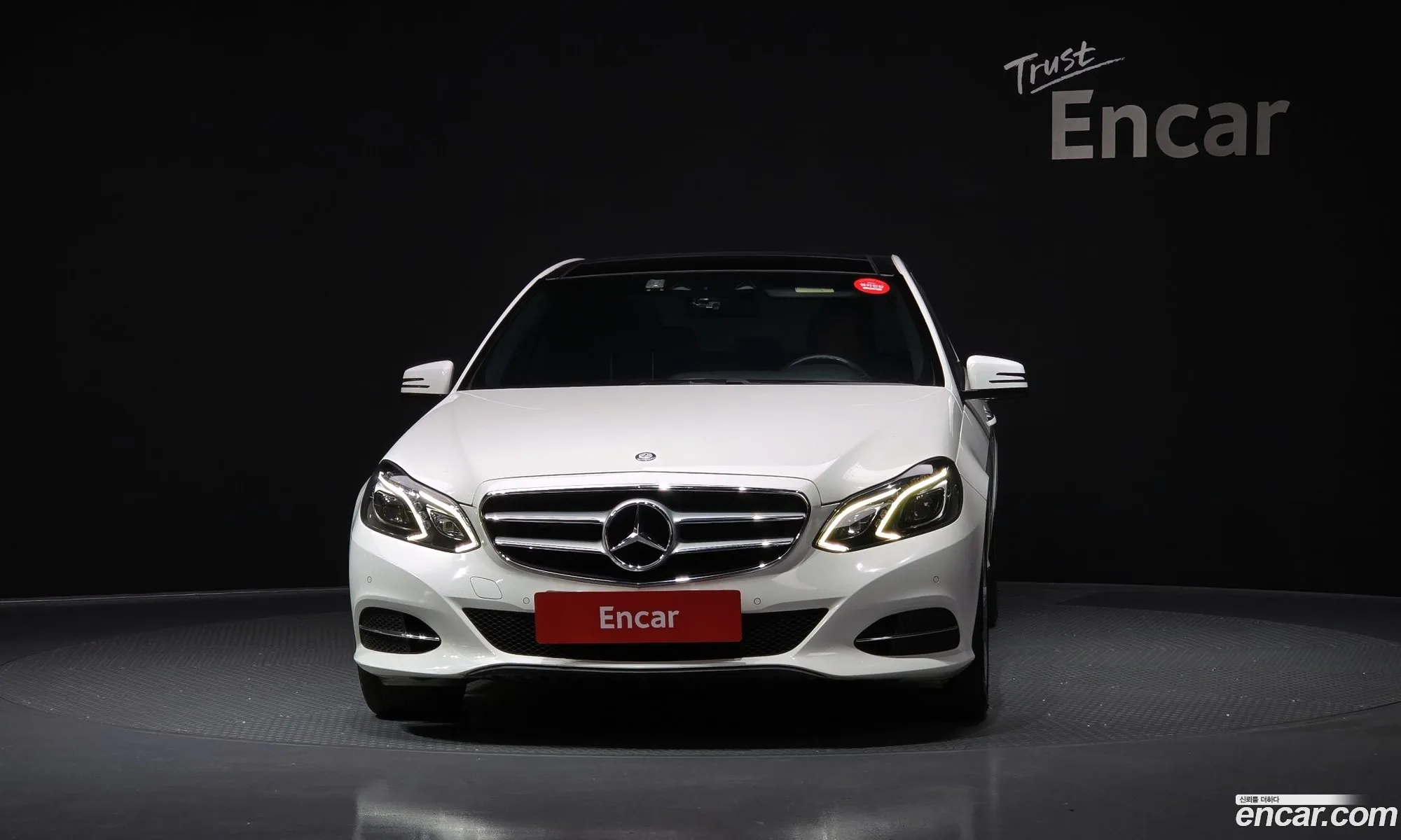 Mercedes-Benz E-Class W212 2014 WDDHF8CB7EB047203 — 18