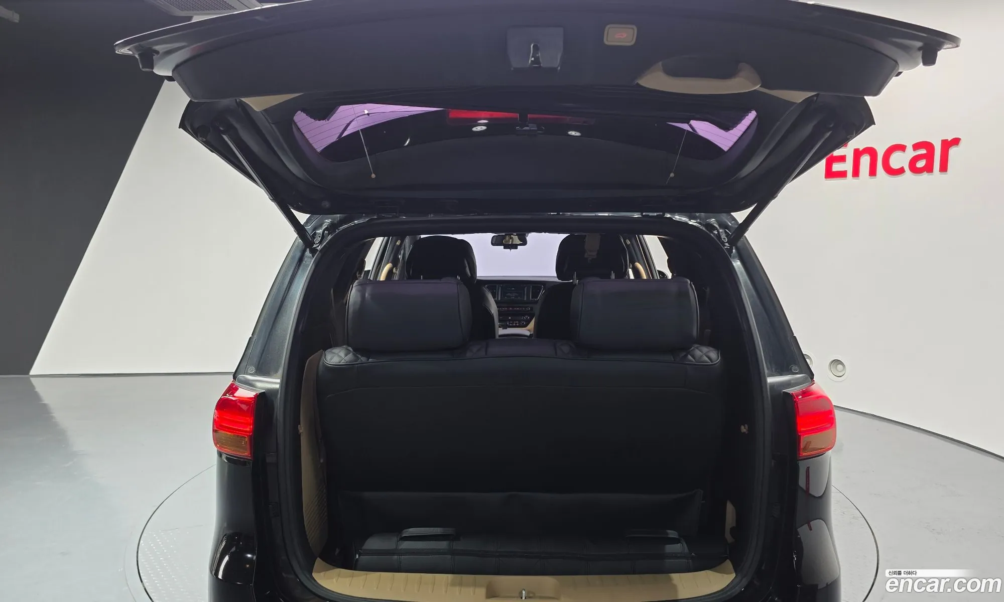 Kia Carnival 2017 — 9