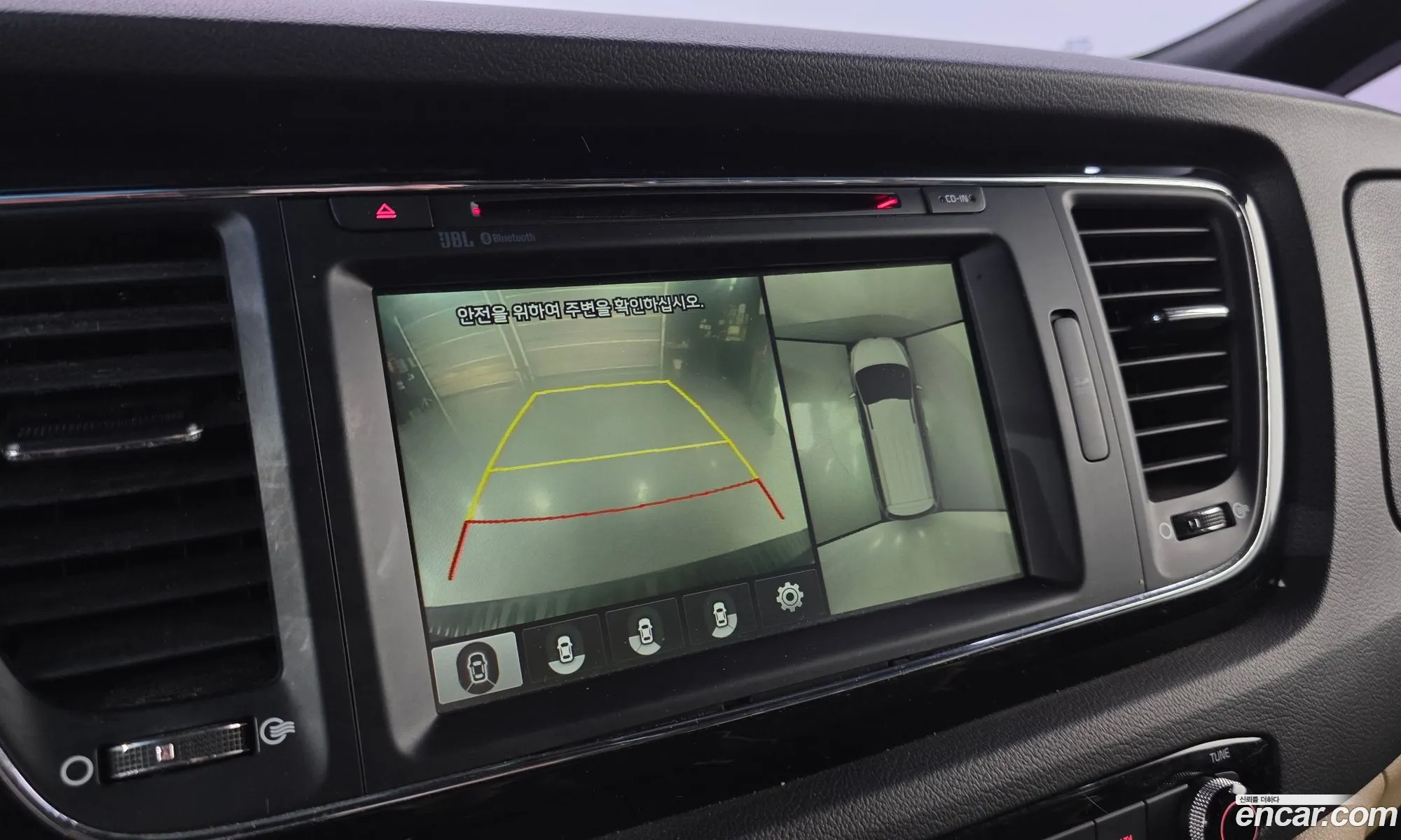 Kia Carnival 2017 — 2