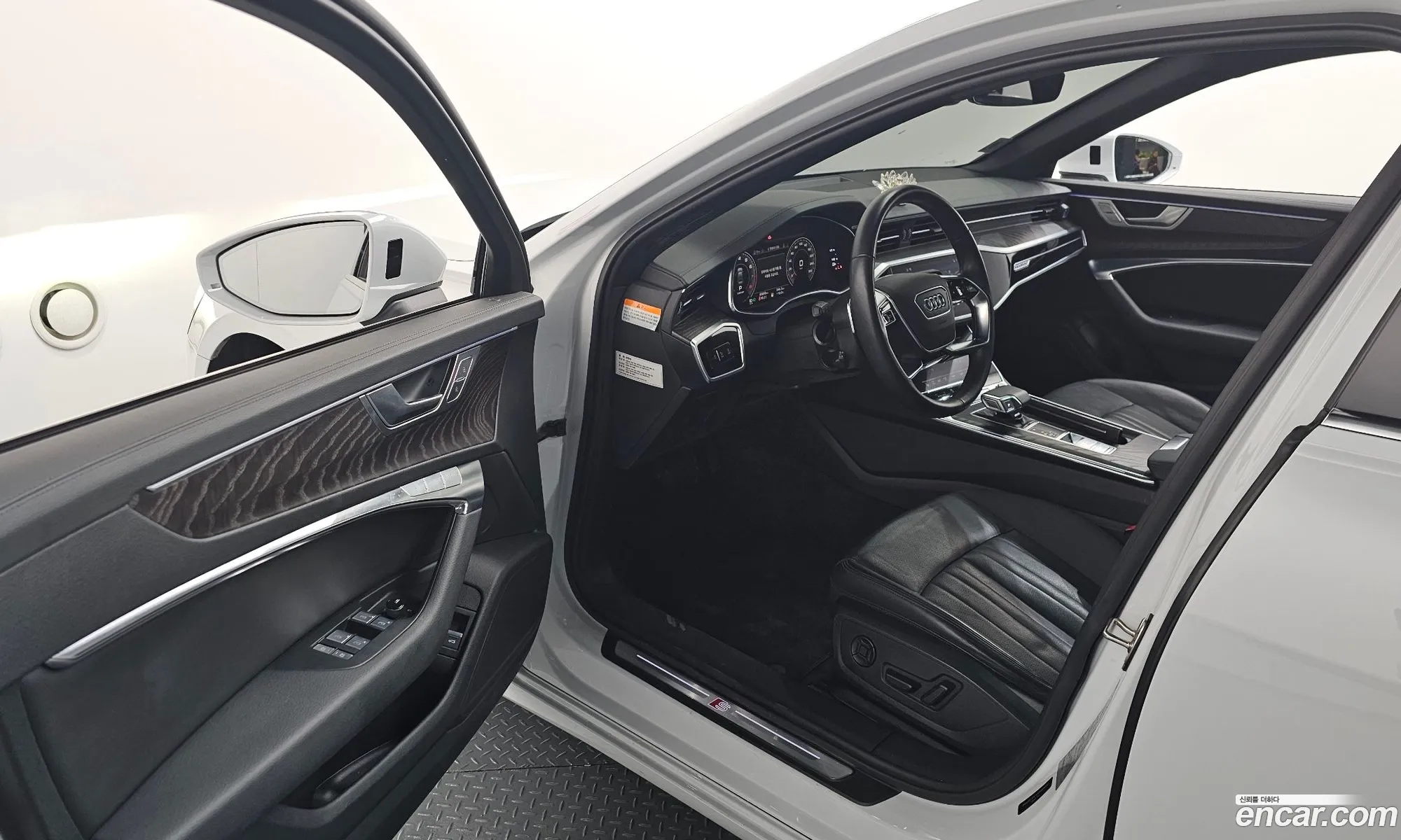 Audi A6 2022 WAUZZZF28NN058102 — 12