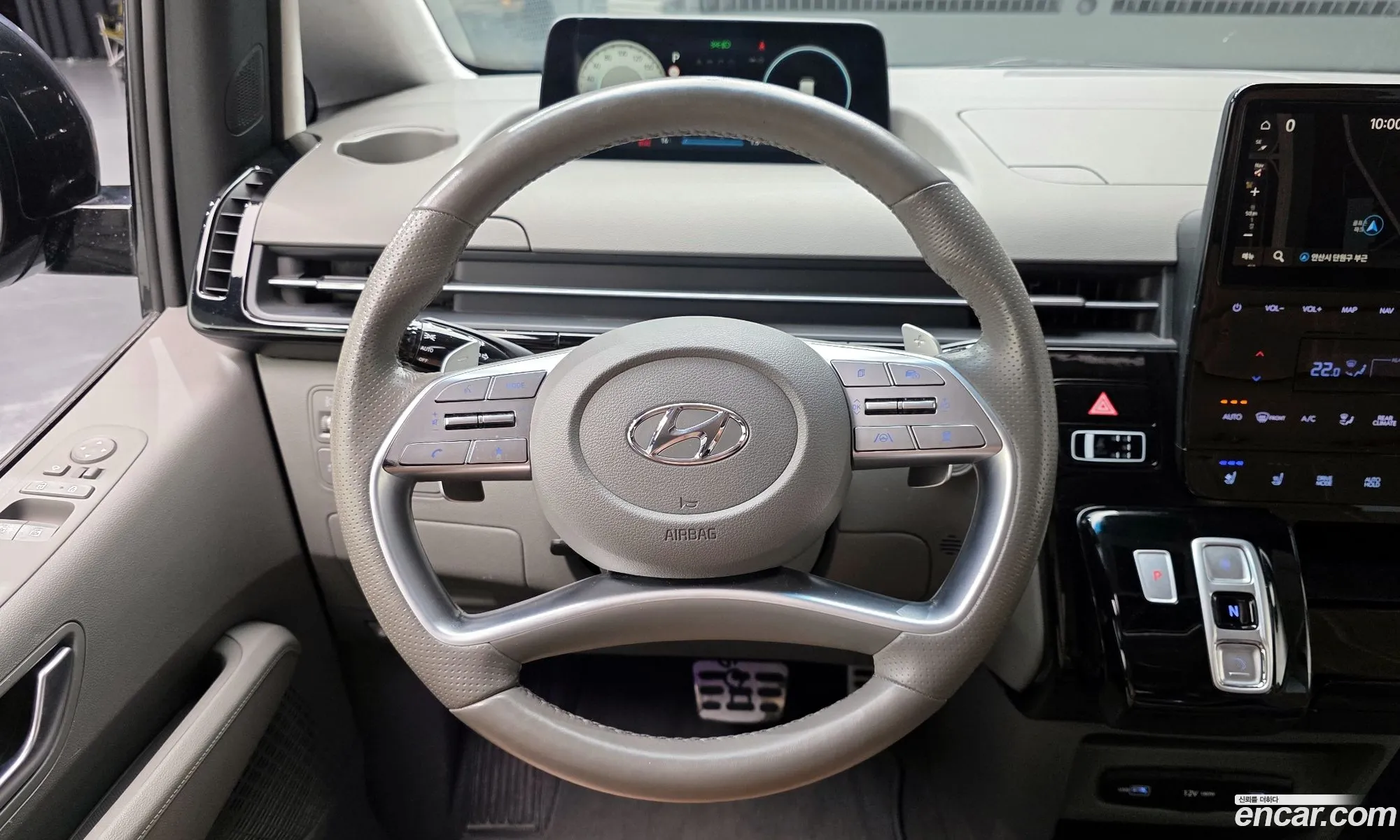 Hyundai Staria 2023 — 17