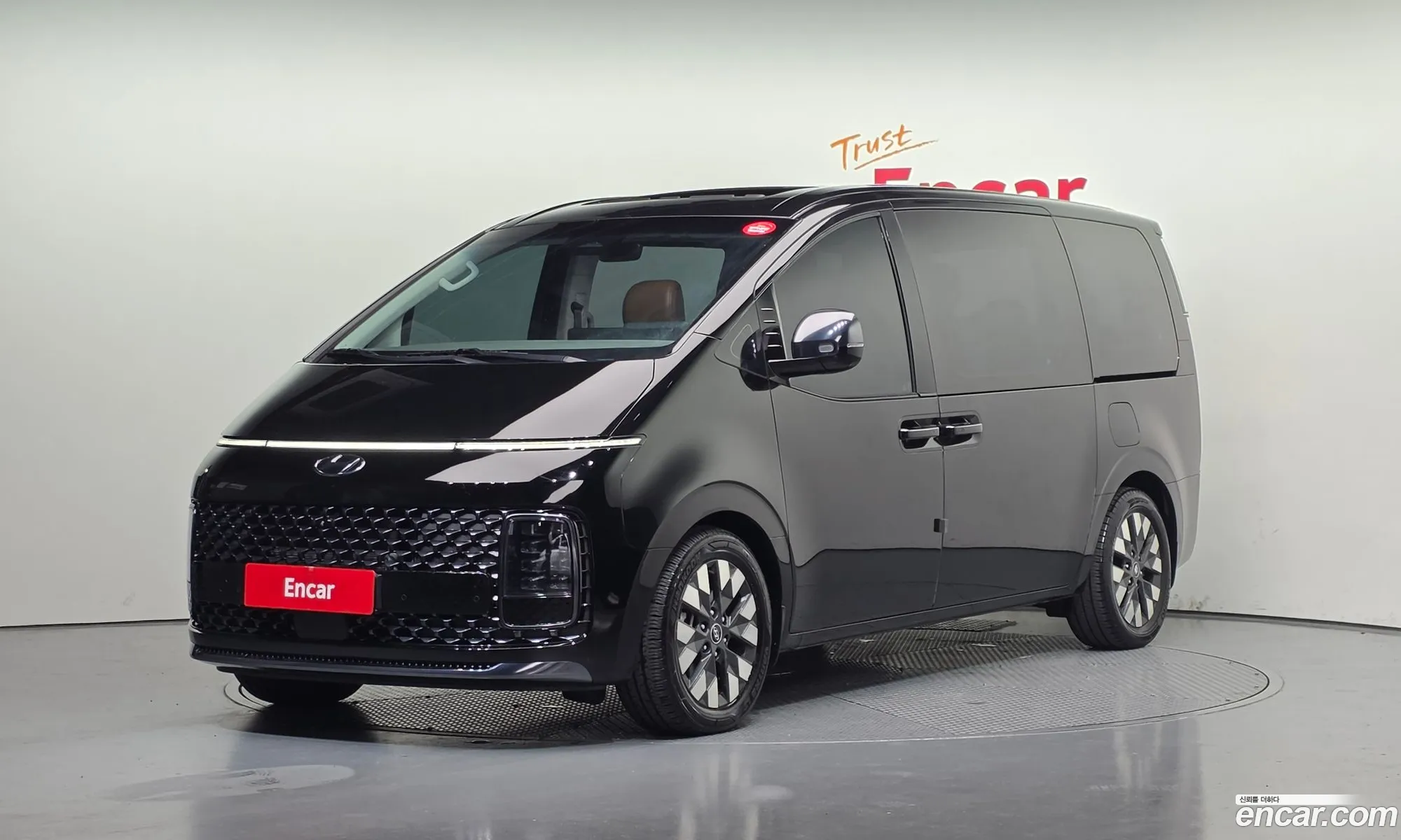 Hyundai Staria 2023 — 16