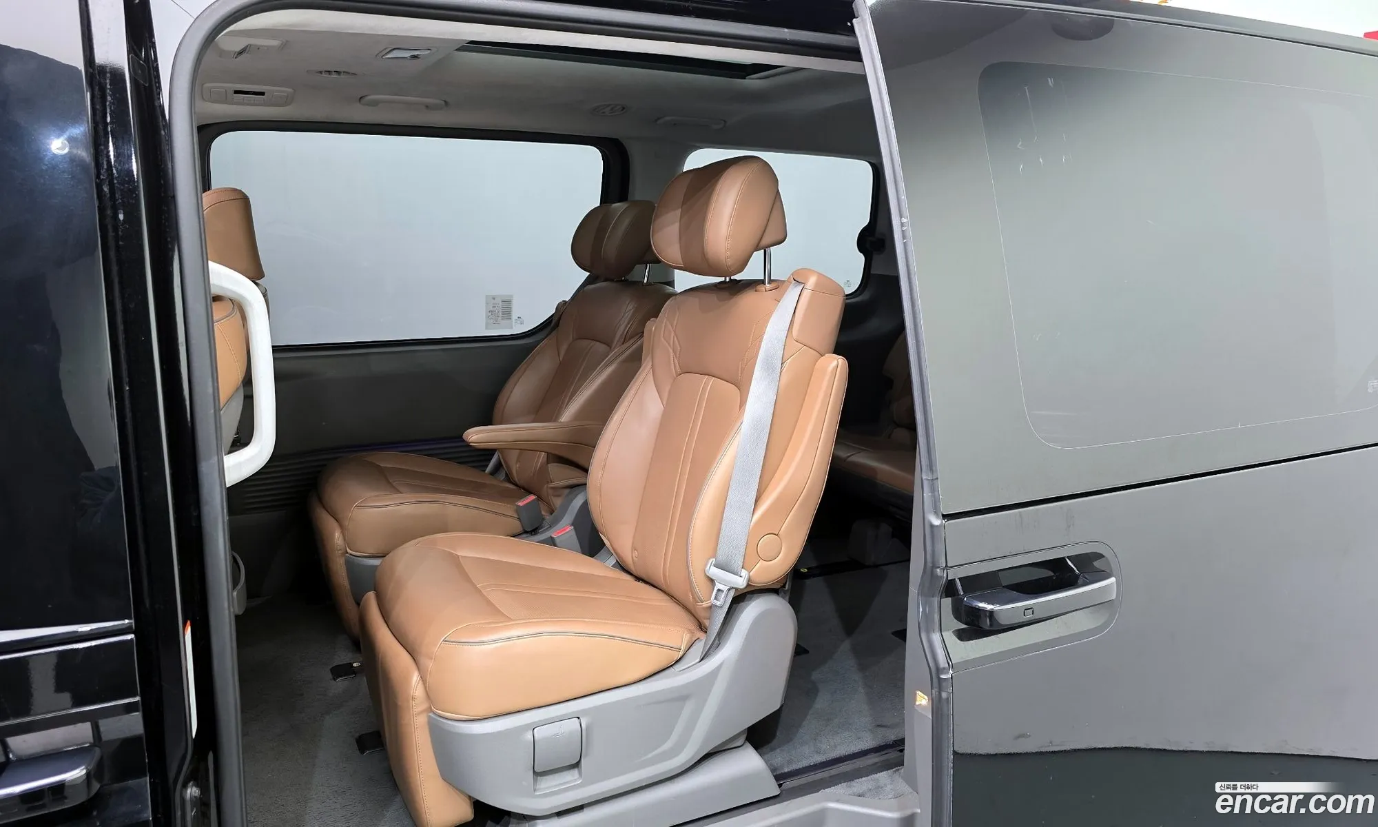 Hyundai Staria 2023 — 12