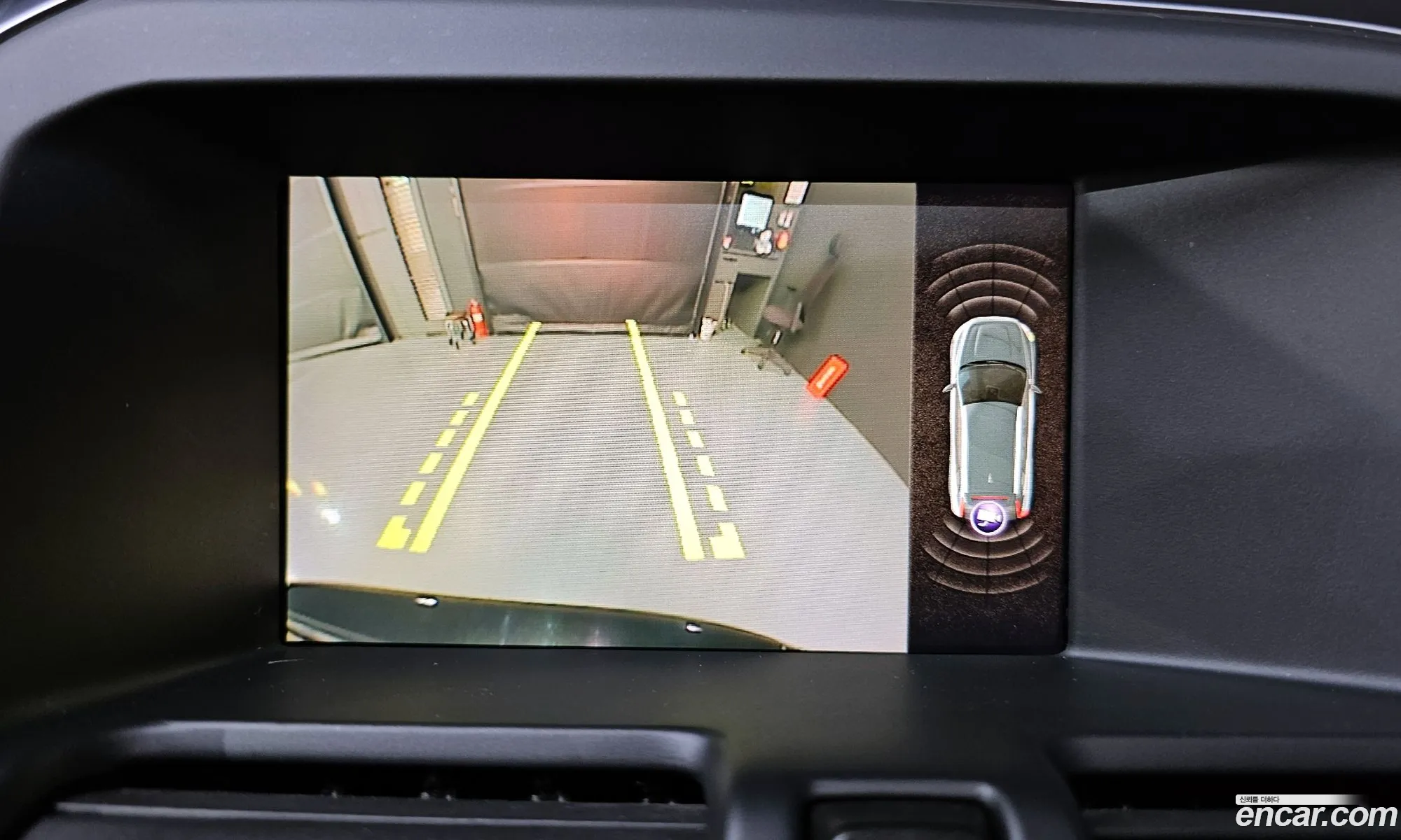Volvo XC60 2017 YV1DZARBDH2121344 — 4