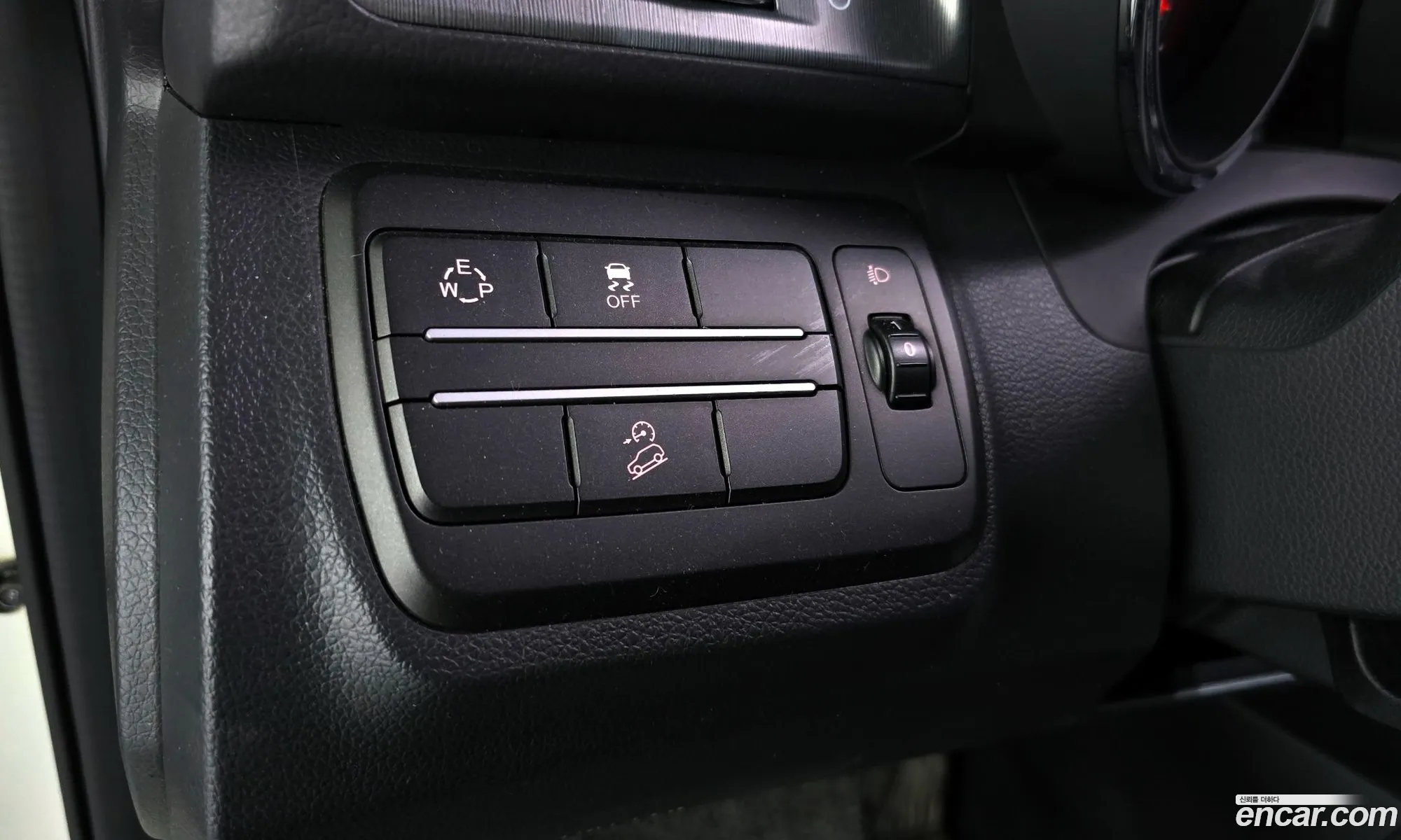 KG Mobility (SsangYong) Tivoli Armour 2018 — 17
