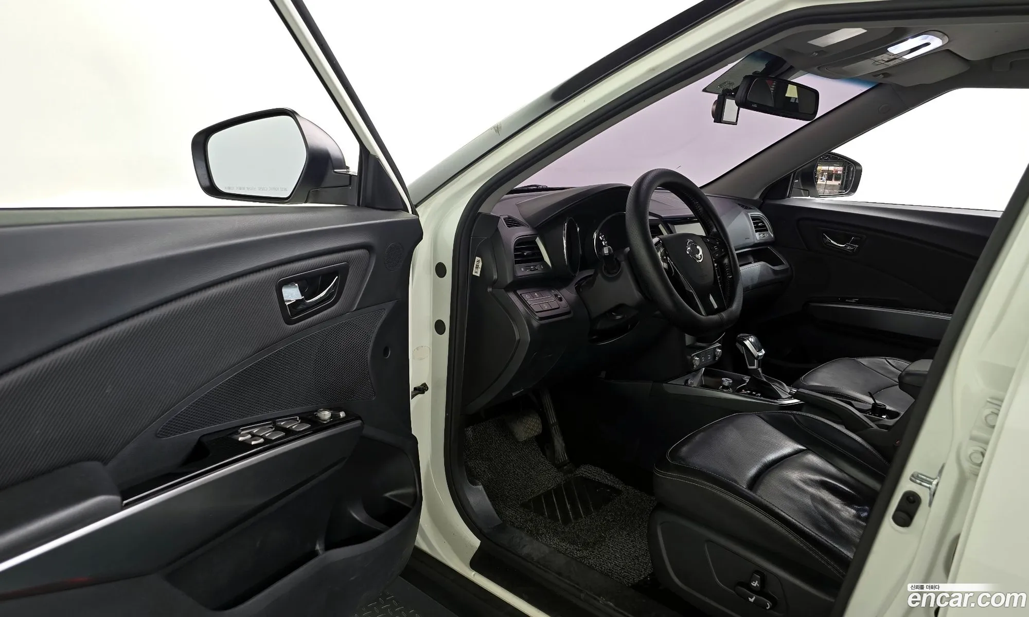 KG Mobility (SsangYong) Tivoli Armour 2018 — 2