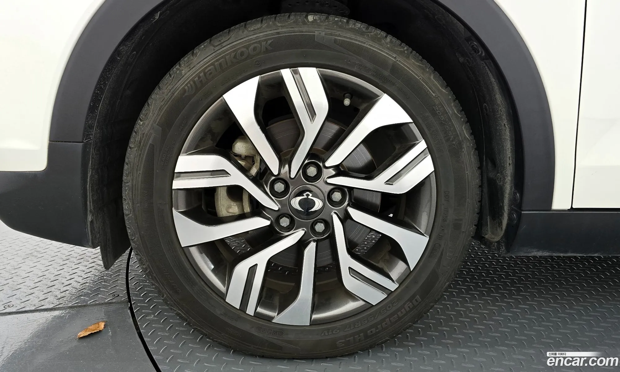 KG Mobility (SsangYong) Tivoli Armour 2018 — 14